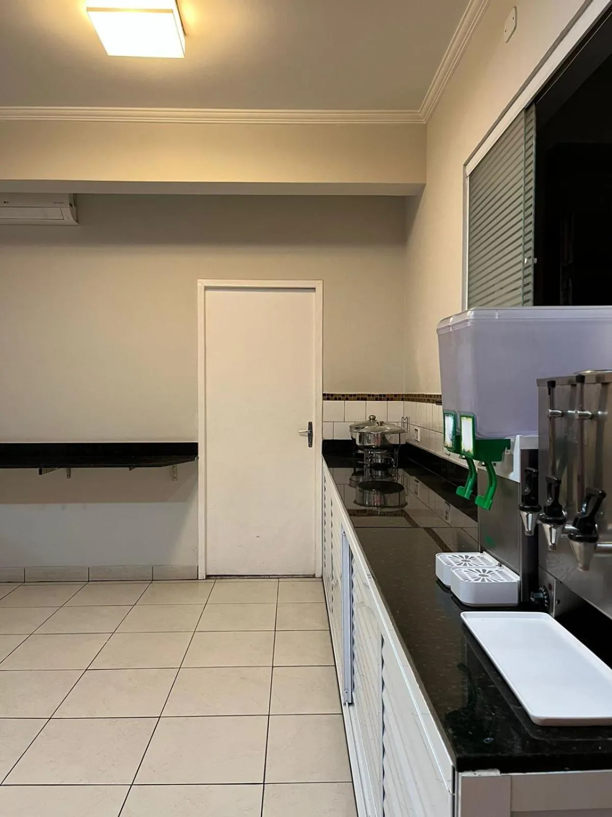 Dining area in Hotel Neon - próximo a 25 de março, Bom Retiro e Brás, á 2min do mirante Sampa SKY e pista de skate Anhangabaú