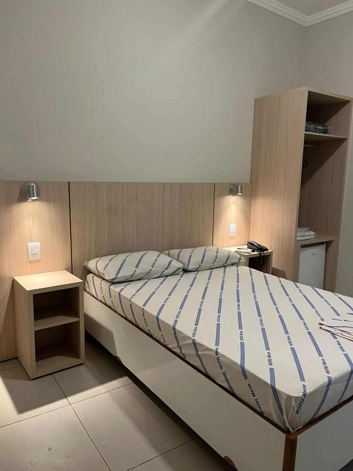 Hotel Neon - próximo a 25 de março, Bom Retiro e Brás, á 2min do mirante Sampa SKY e pista de skate Anhangabaú