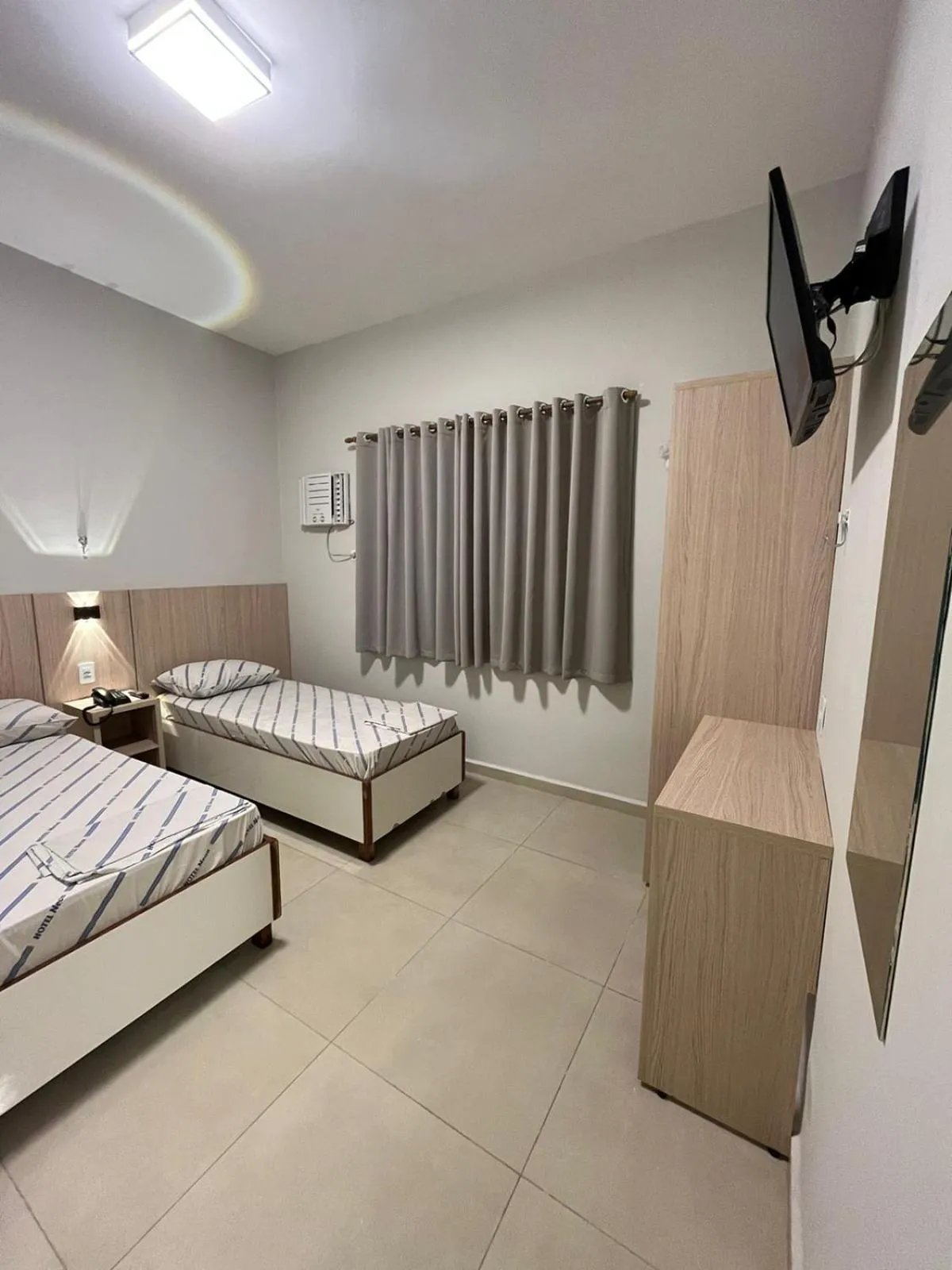 Hotel Neon - próximo a 25 de março, Bom Retiro e Brás, á 2min do mirante Sampa SKY e pista de skate Anhangabaú