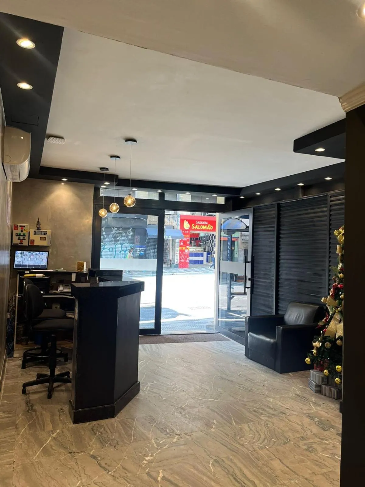 Lobby or reception in Hotel Neon - próximo a 25 de março, Bom Retiro e Brás, á 2min do mirante Sampa SKY e pista de skate Anhangabaú