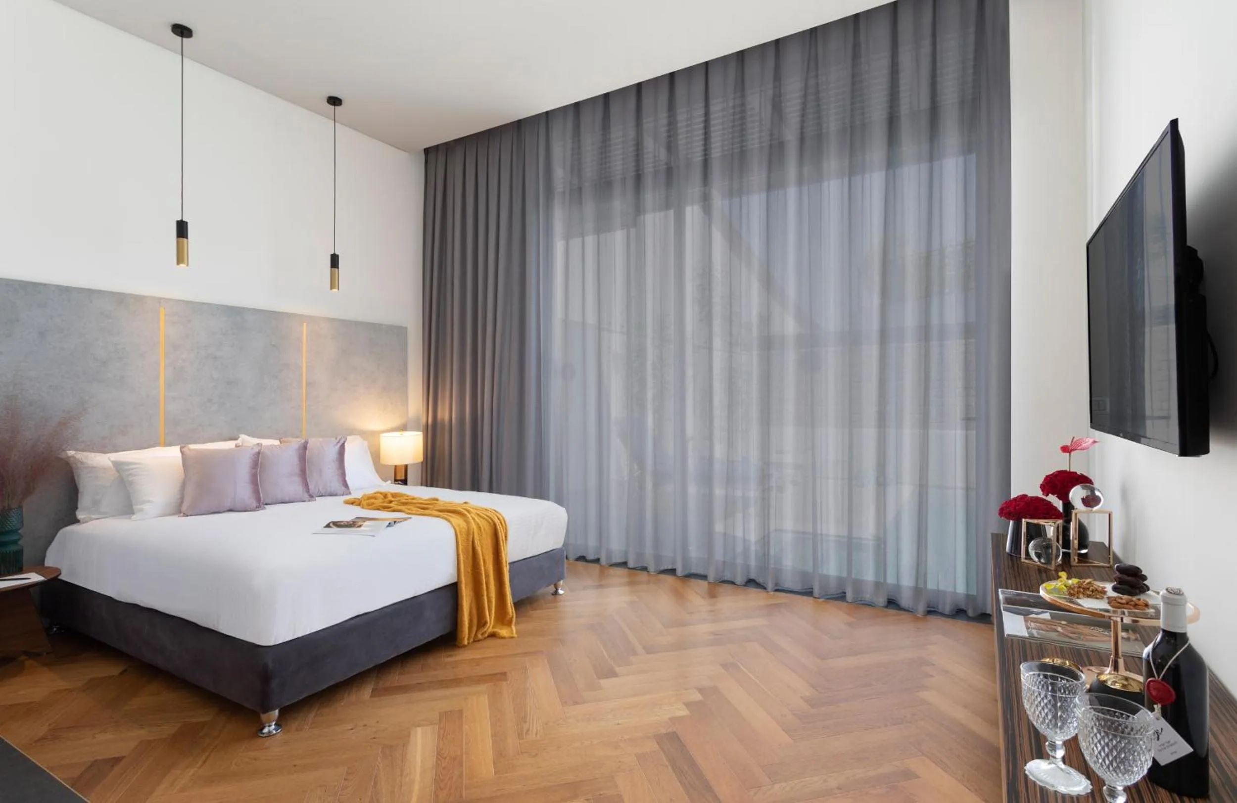 Toilet, Bed in Dream Island Spa & Health Resort