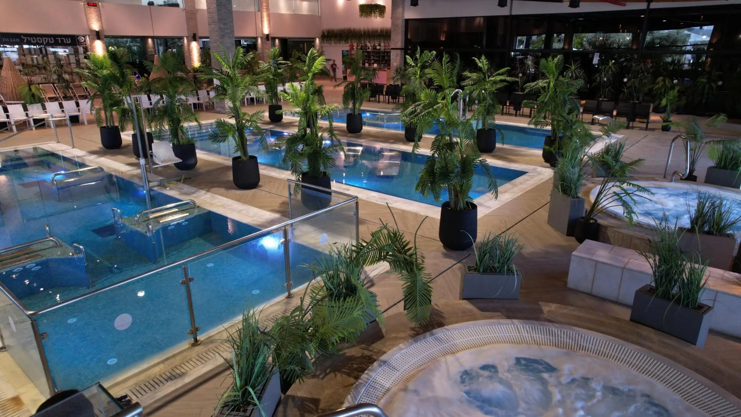 Swimming pool in Dream Island Spa & Health Resort