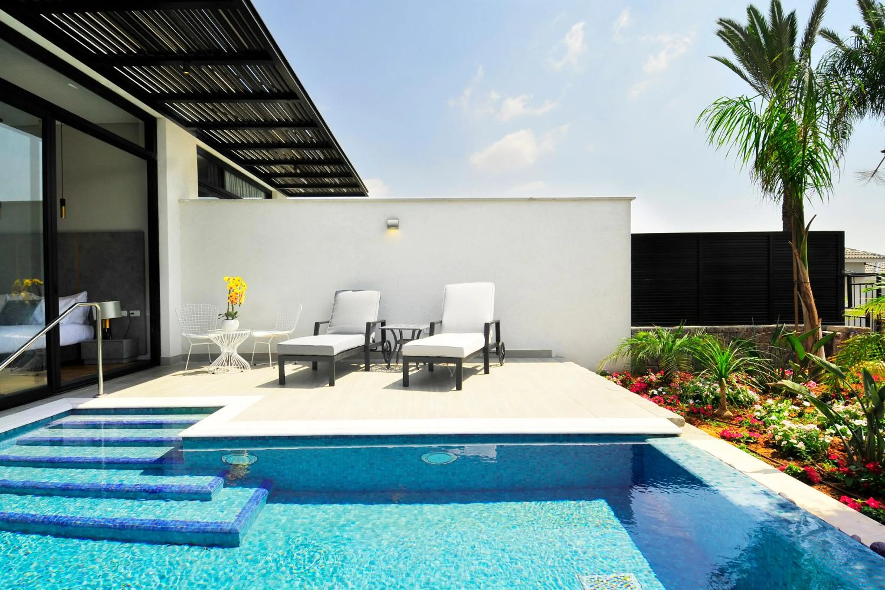 Pool view in Dream Island Spa & Health Resort