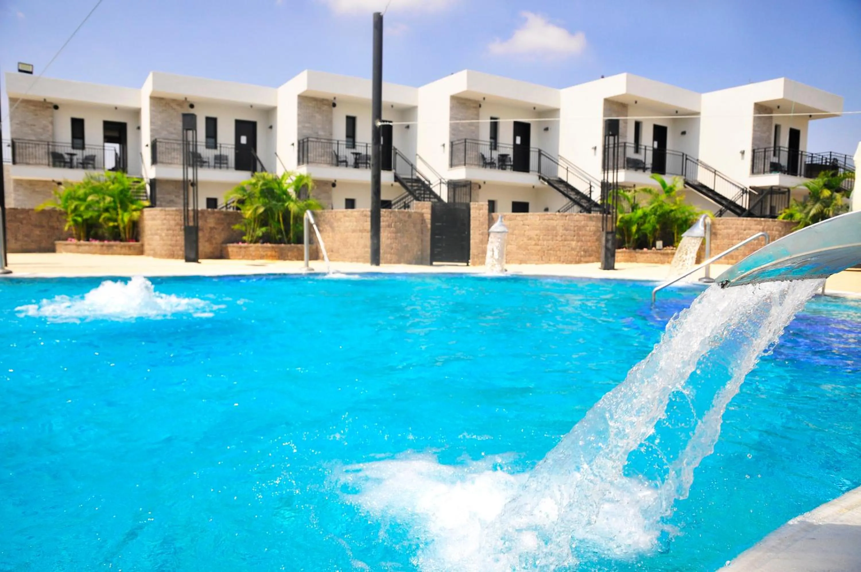 Pool view in Dream Island Spa & Health Resort