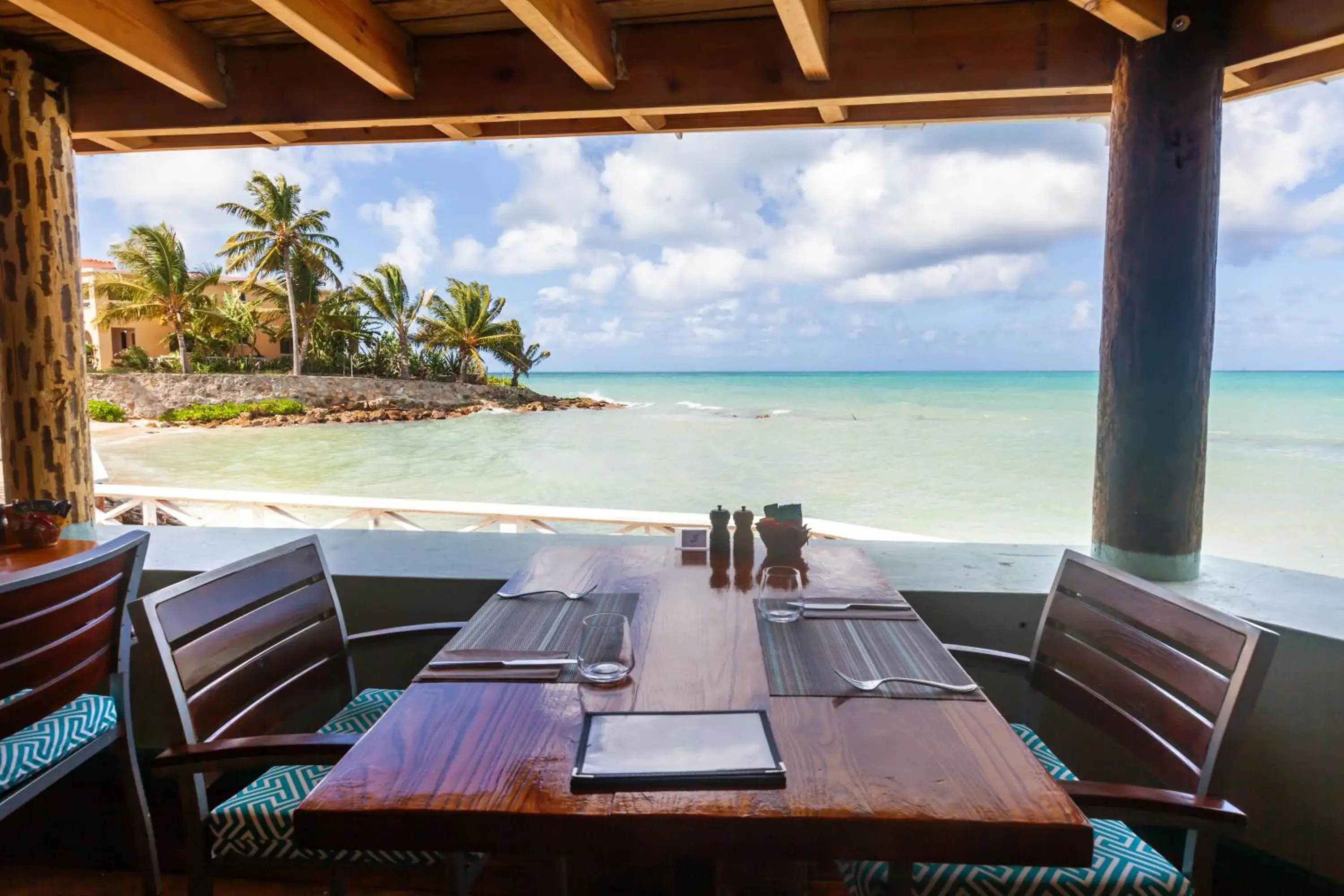 Restaurant/places to eat in Ocean Point Beach Resort & Spa Adults Only Restaurant/places to eat in Ocean Point Beach Resort & Spa Adults Only