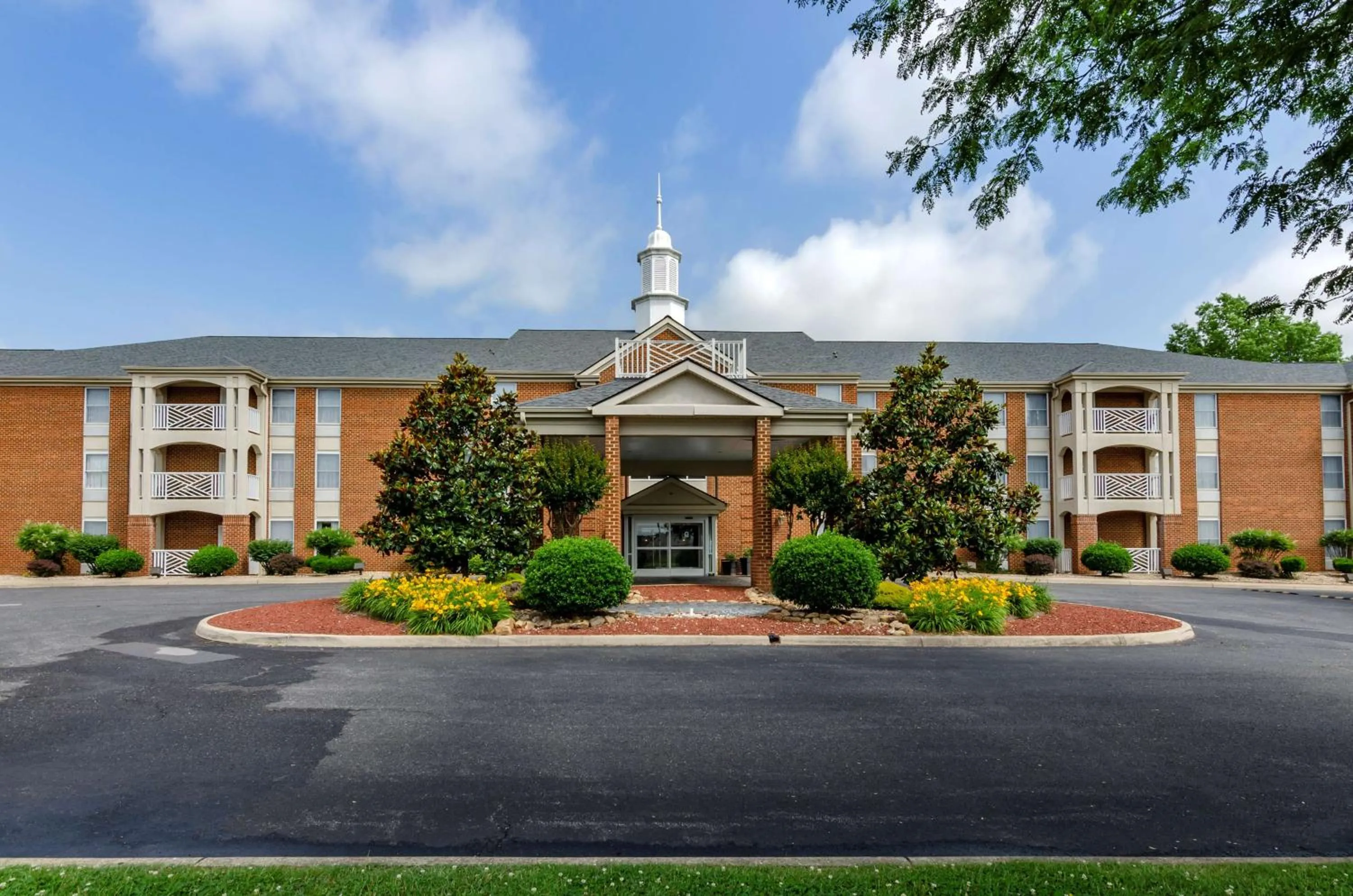 Property building in Best Western Plus Inn at Hunt Ridge