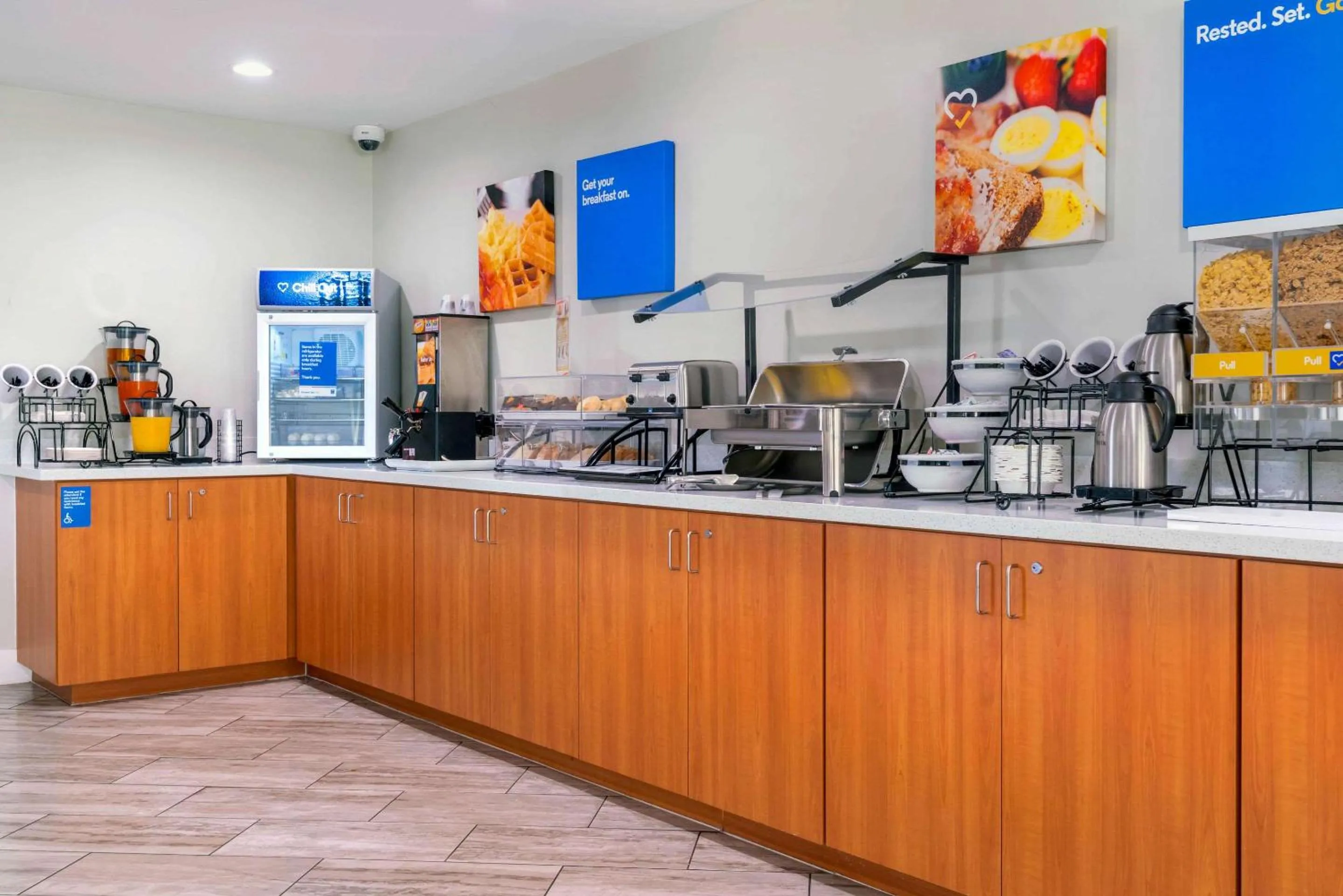 Restaurant/places to eat in Comfort Inn Antioch - Century Plaza