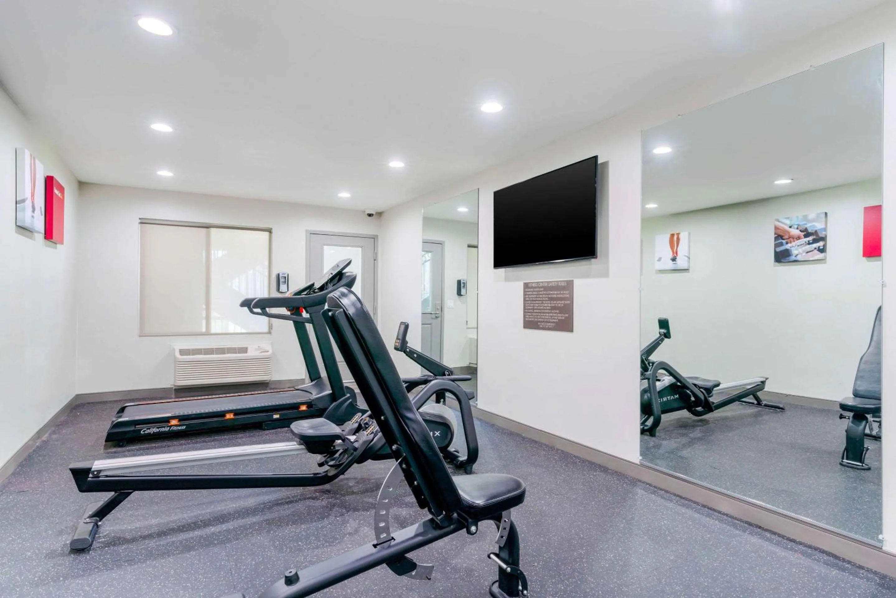 Fitness centre/facilities in Comfort Inn Antioch - Century Plaza