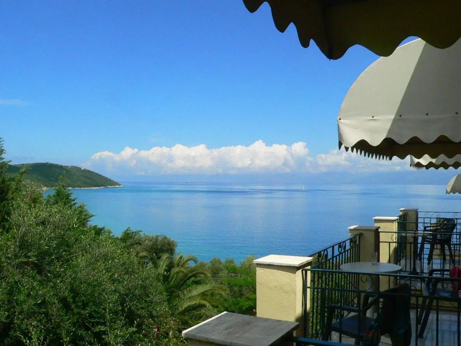Standard Single Room with Sea View in APRAOS BAY HOTEL Standard Single Room with Sea View in APRAOS BAY HOTEL
