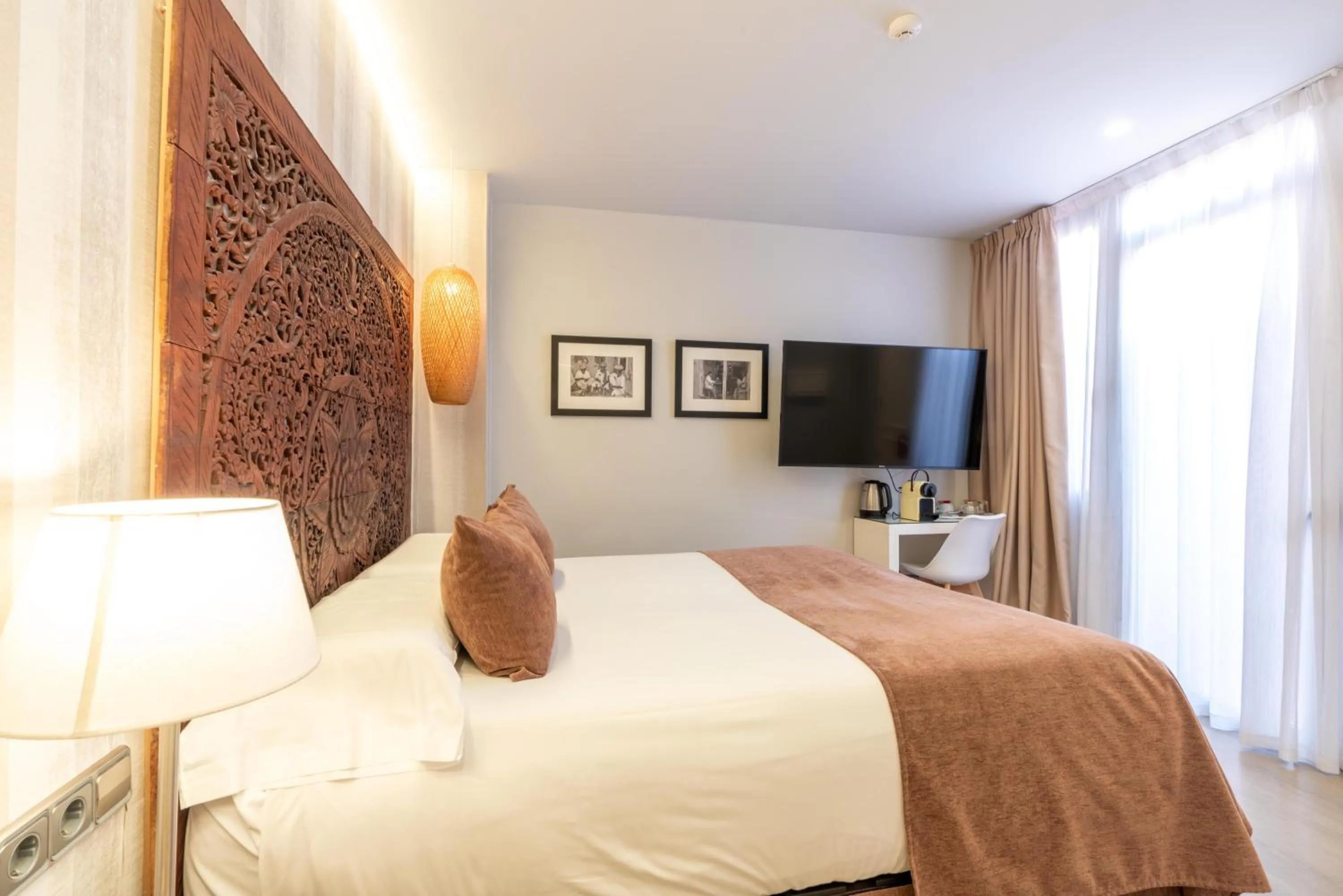 Bed in Serennia Fira Gran Via Exclusive Rooms