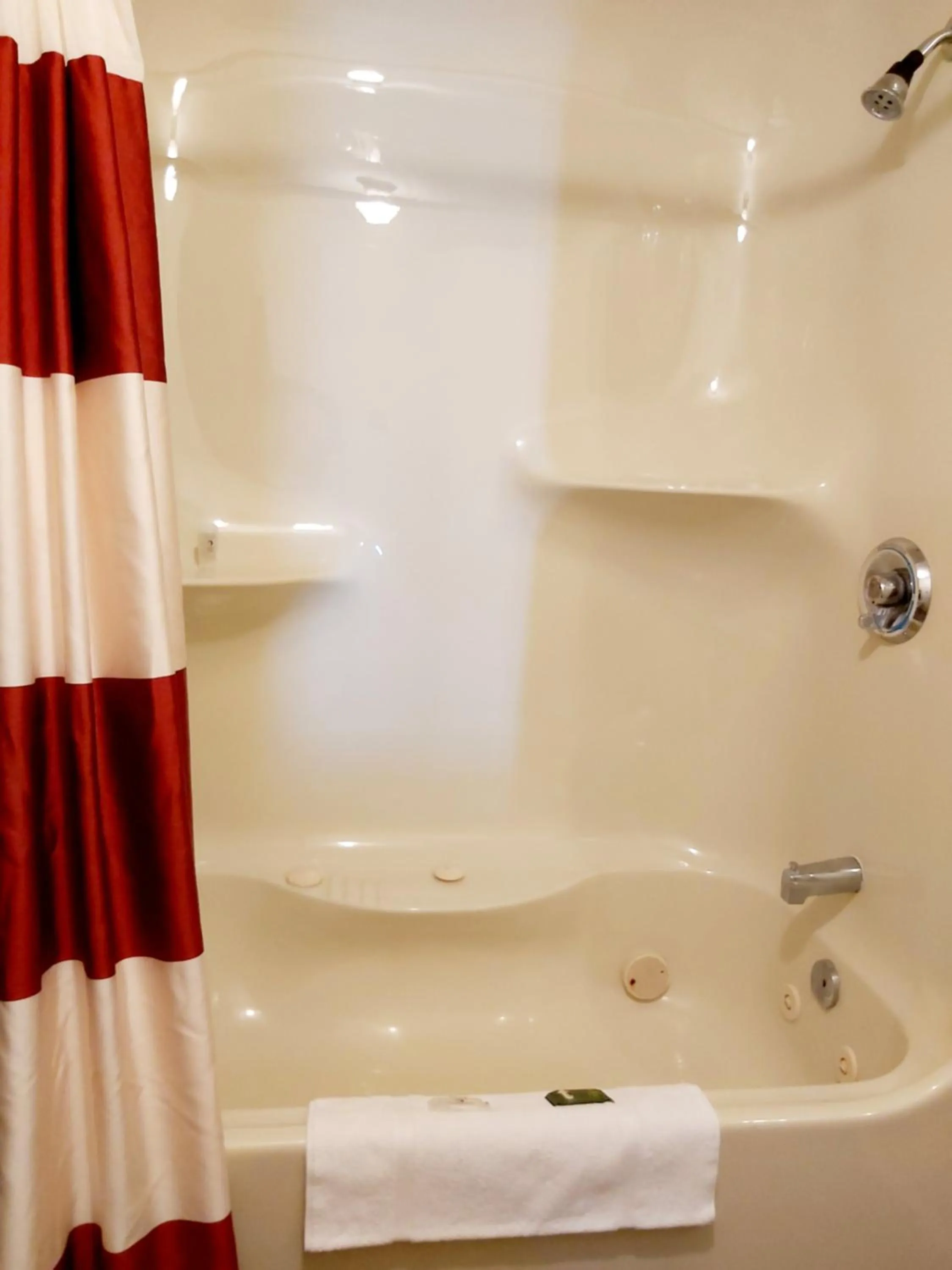 Bath in Seely's Motel