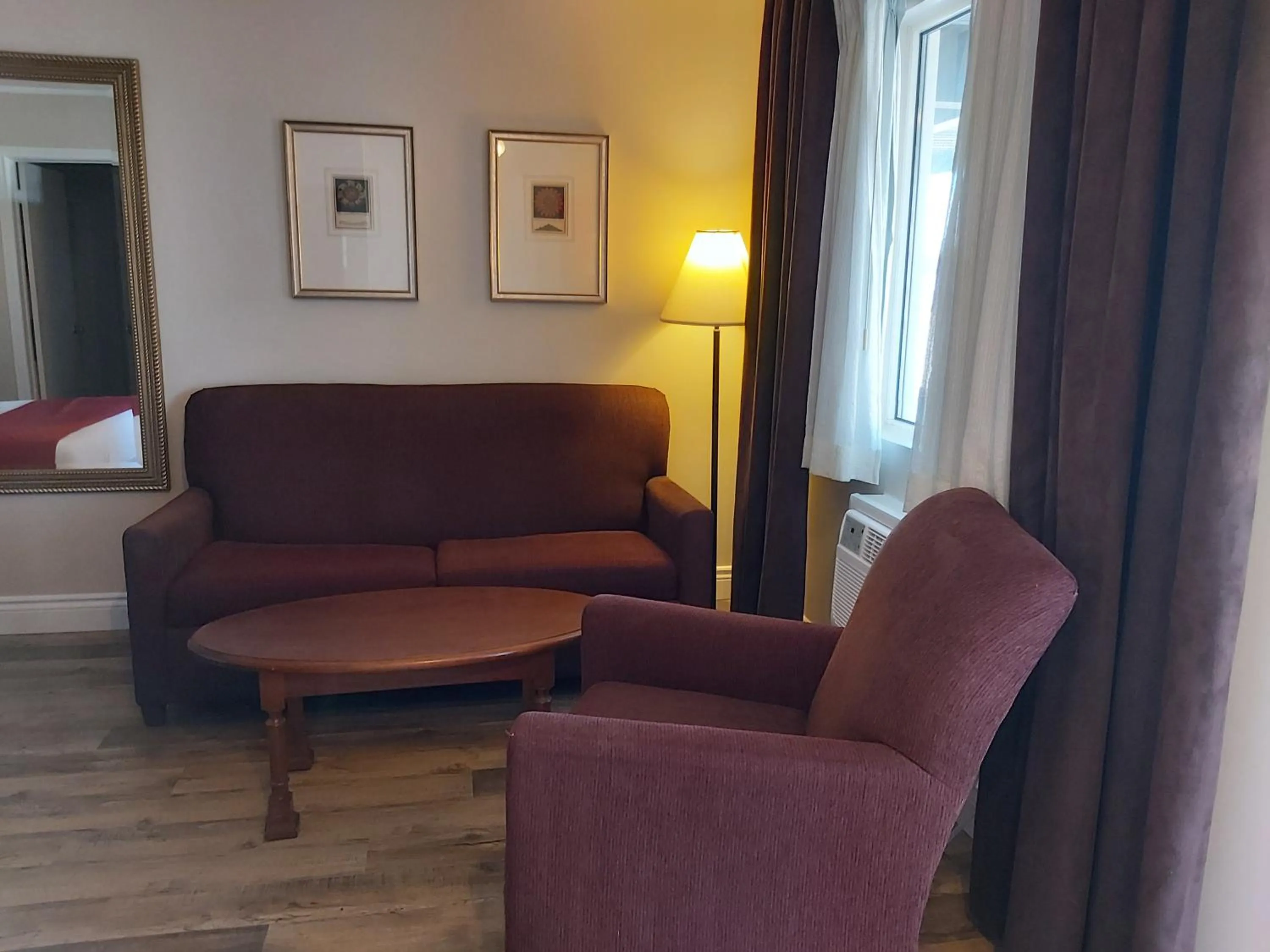 Seating area in Seely's Motel