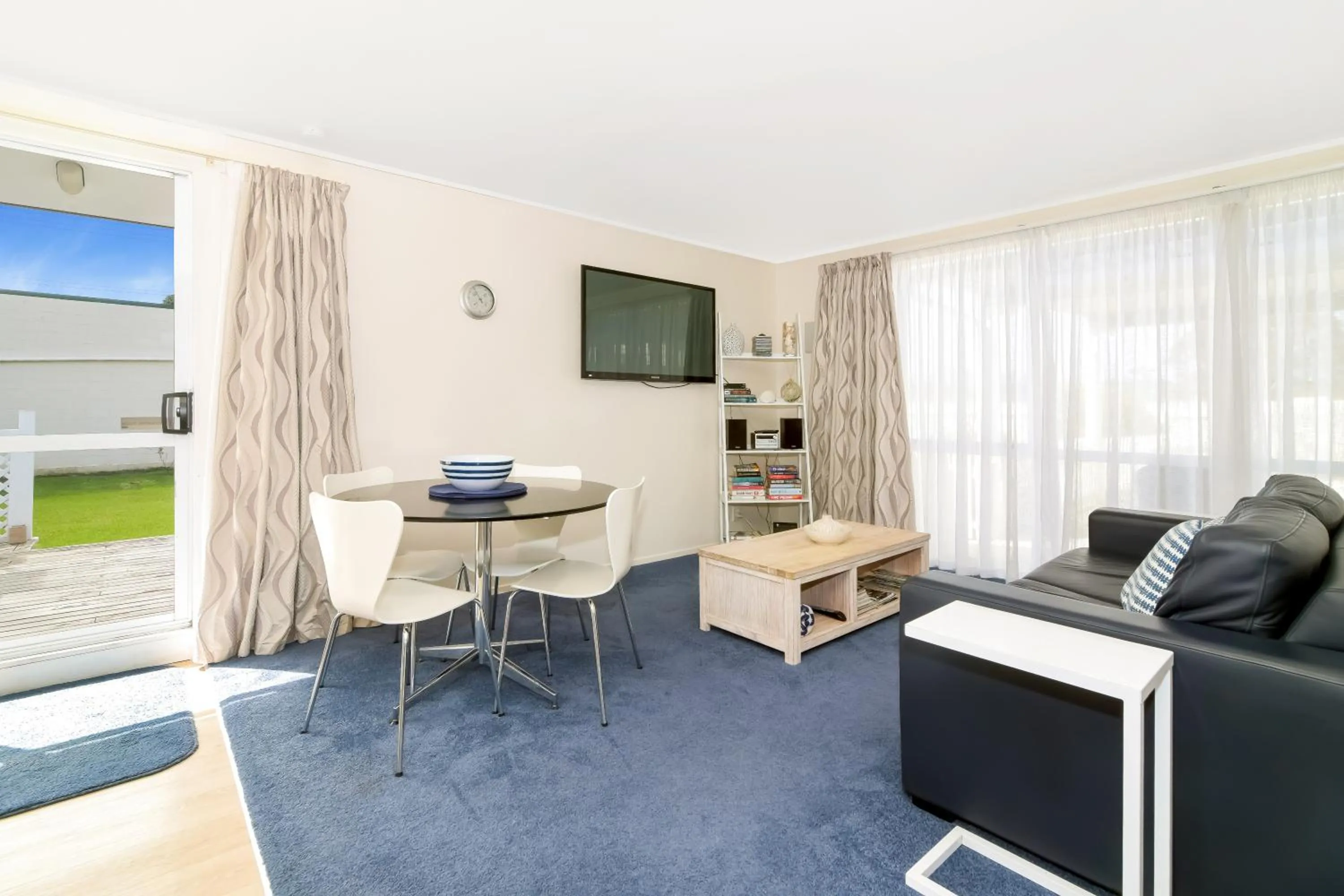 TV and multimedia in Coromandel Apartments