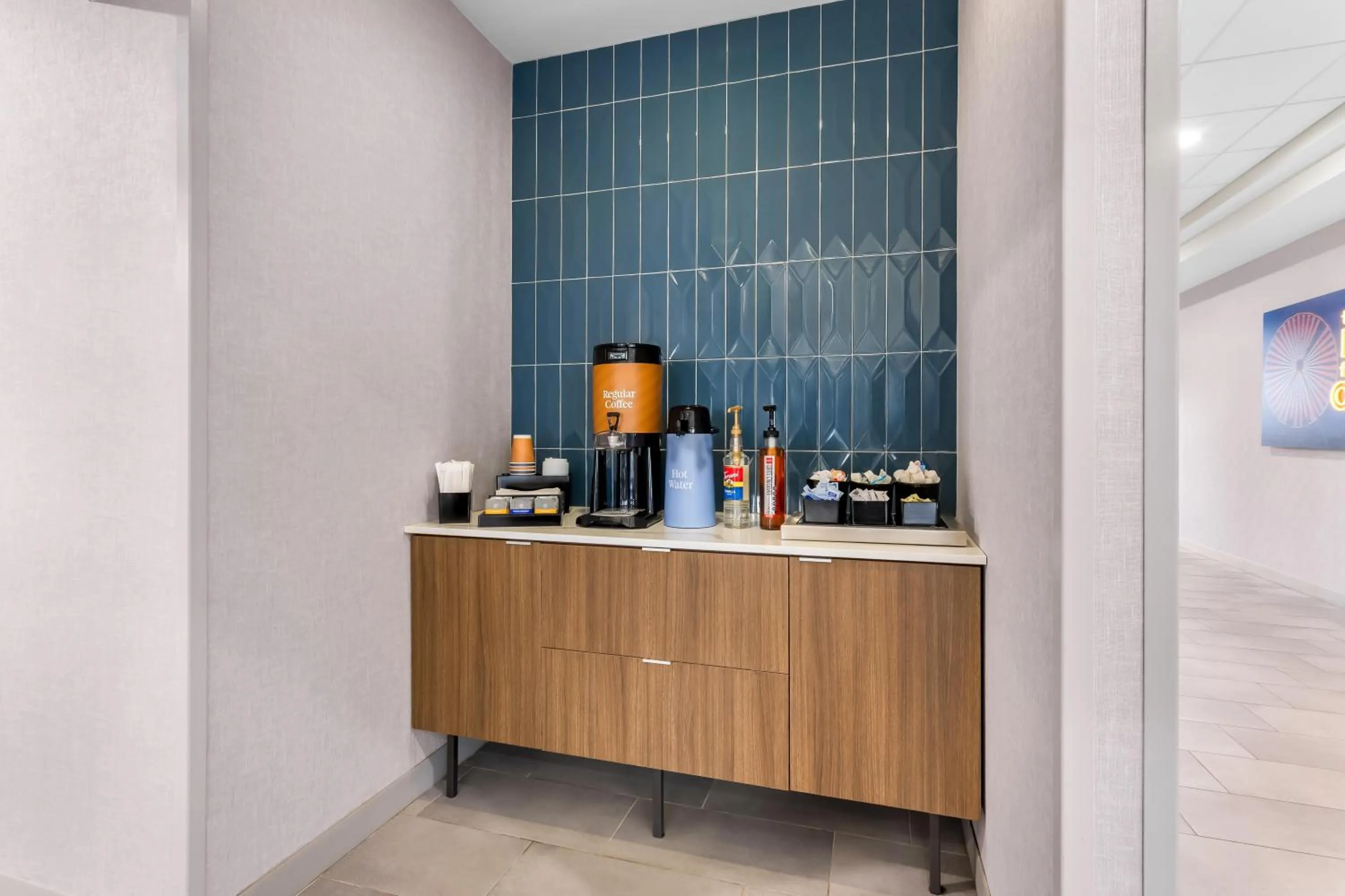 Dining area in Homewood Suites by Hilton Oklahoma City Airport