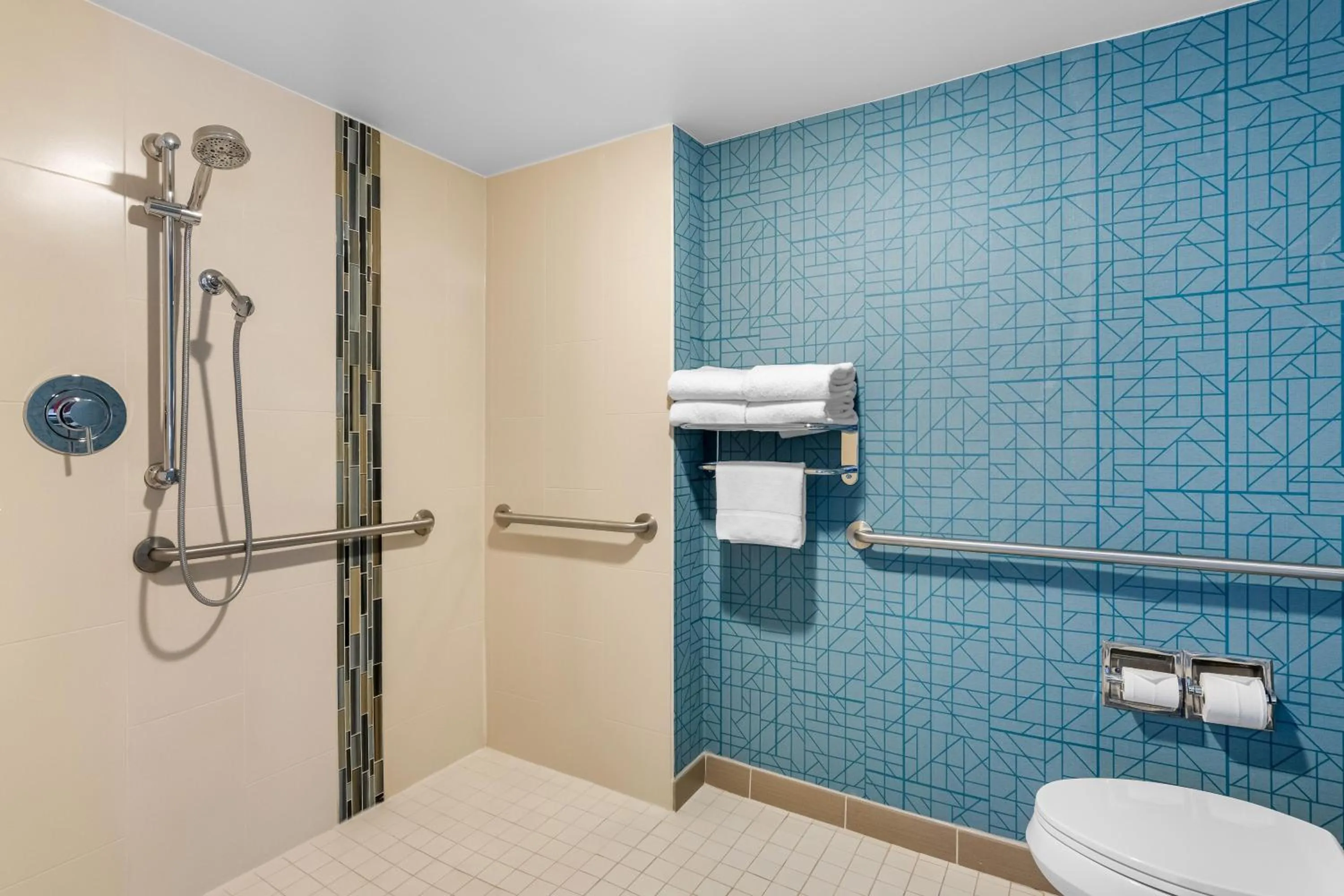 Bathroom in Homewood Suites by Hilton Oklahoma City Airport