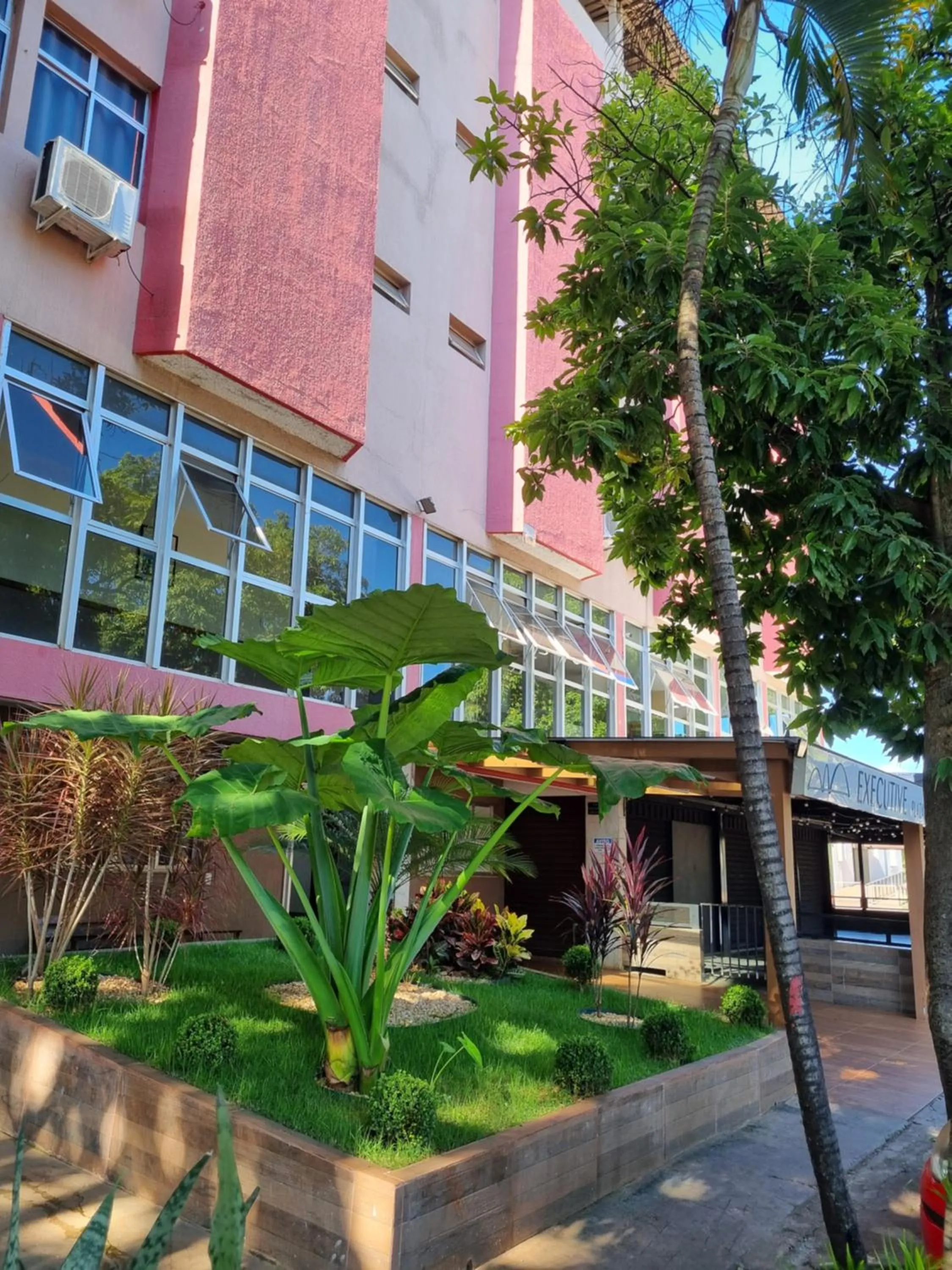 Executive Plaza Hotel