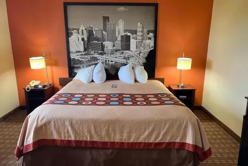 Super 8 by Wyndham Altoona