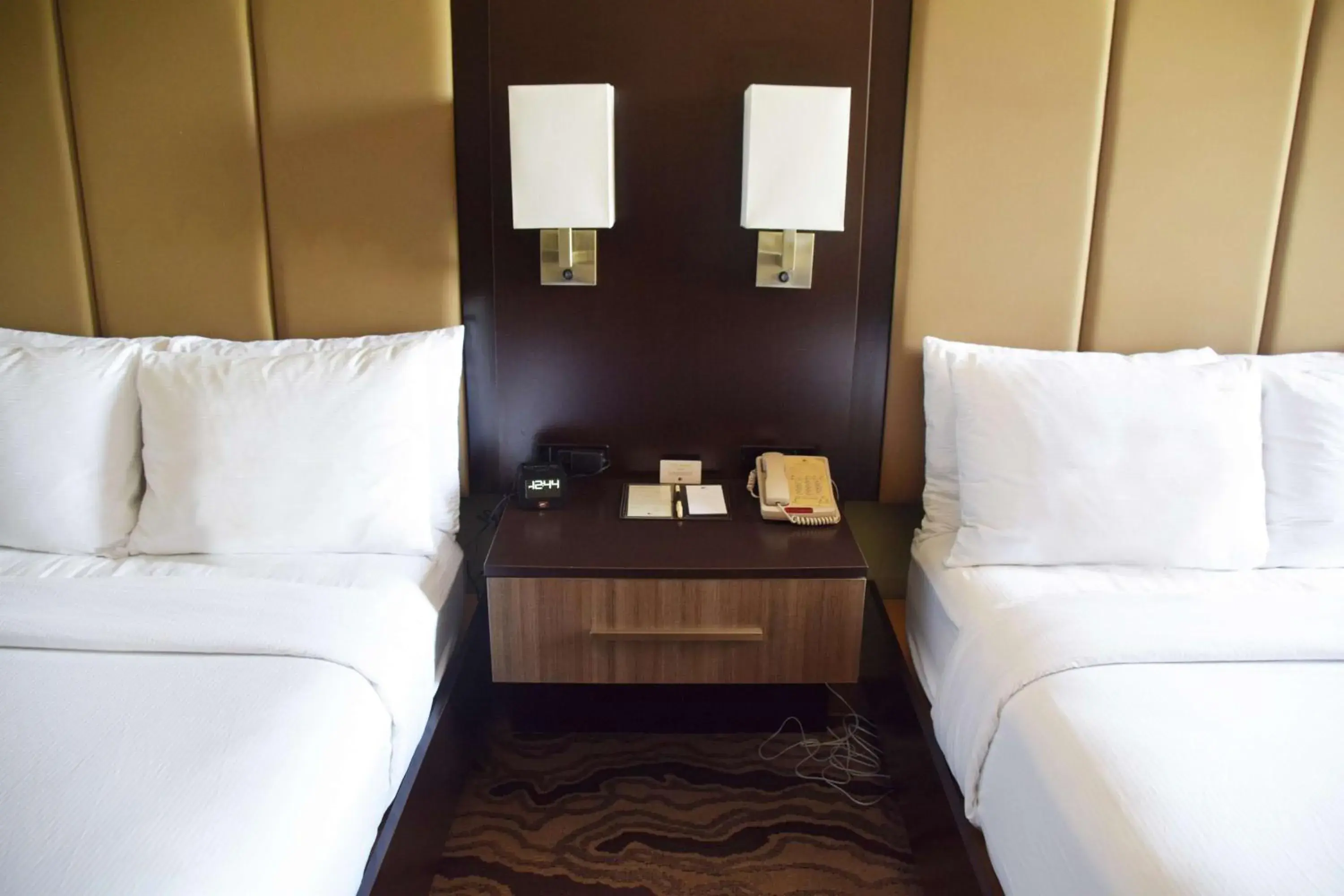 Bed in DoubleTree by Hilton Montgomery Downtown Bed in DoubleTree by Hilton Montgomery Downtown