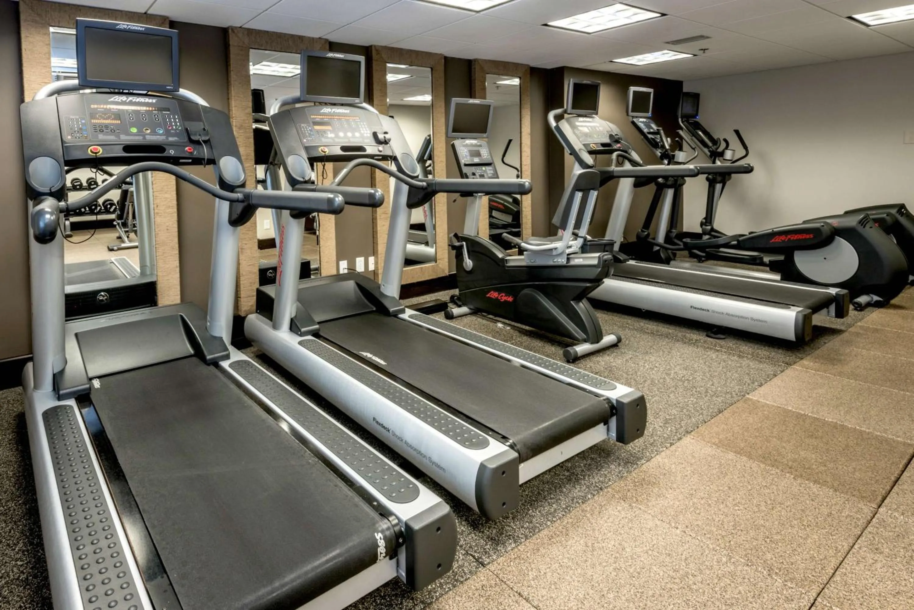 Fitness centre/facilities in DoubleTree by Hilton Montgomery Downtown