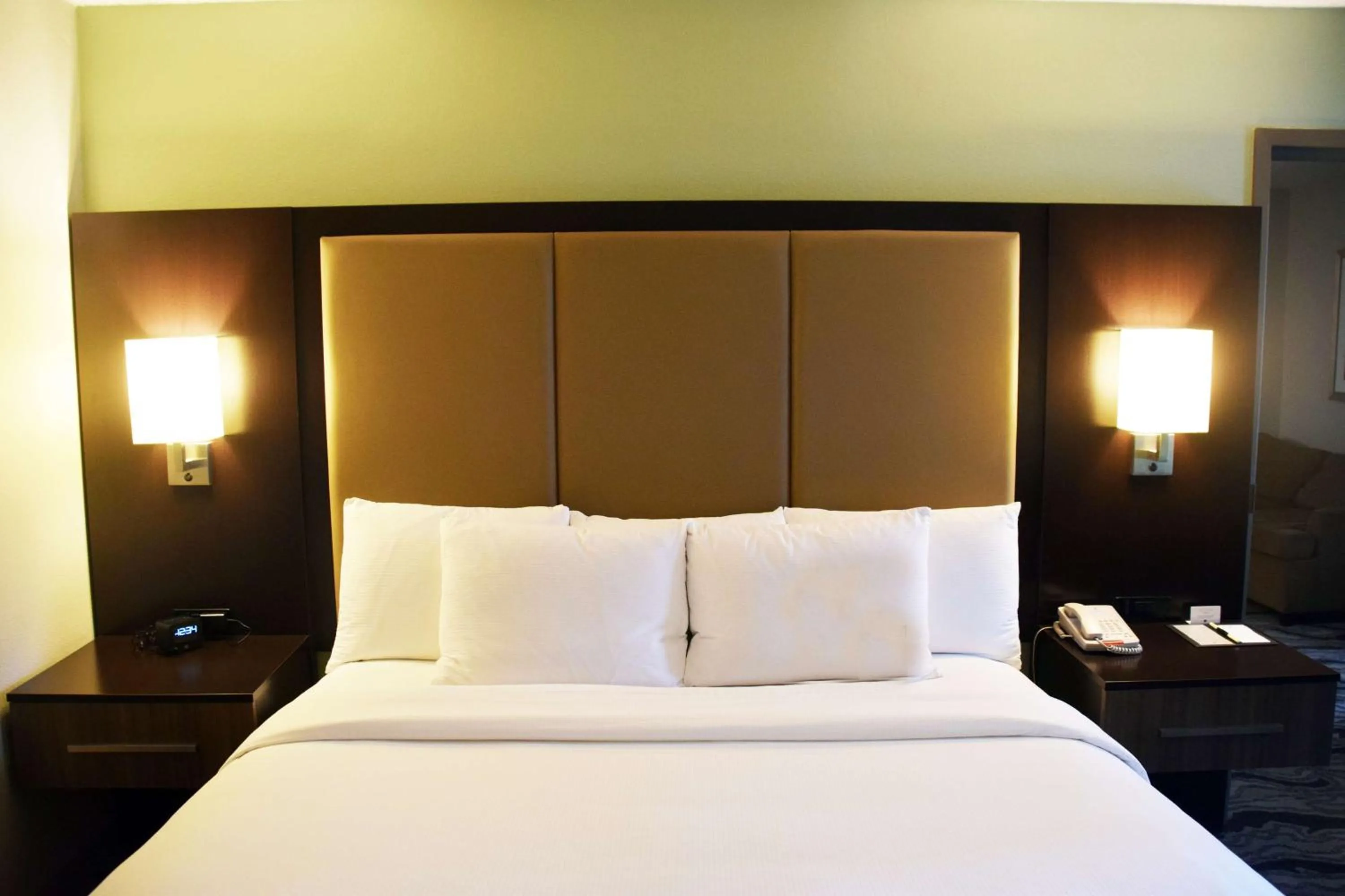 Bed in DoubleTree by Hilton Montgomery Downtown