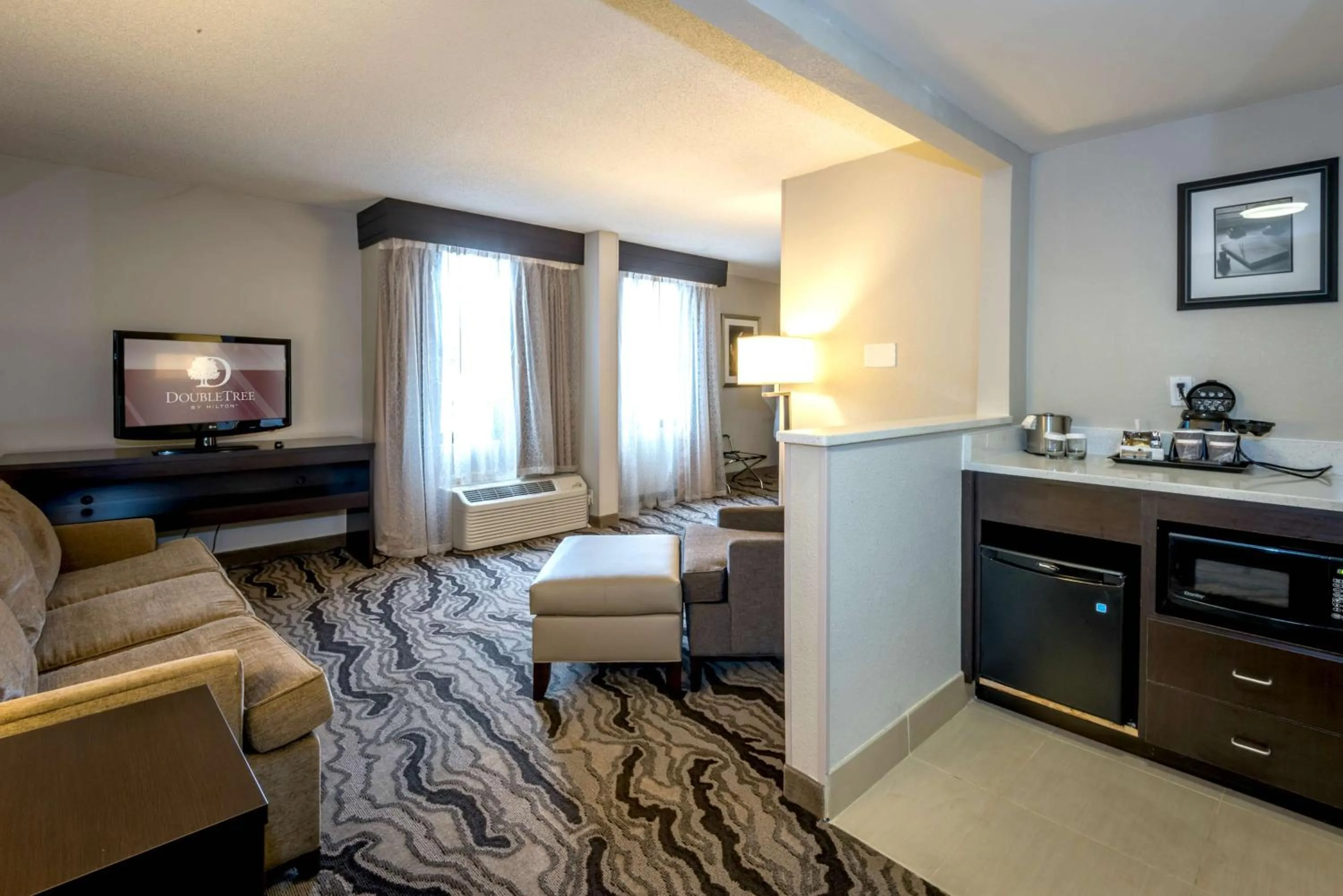 Photo of the whole room in DoubleTree by Hilton Montgomery Downtown