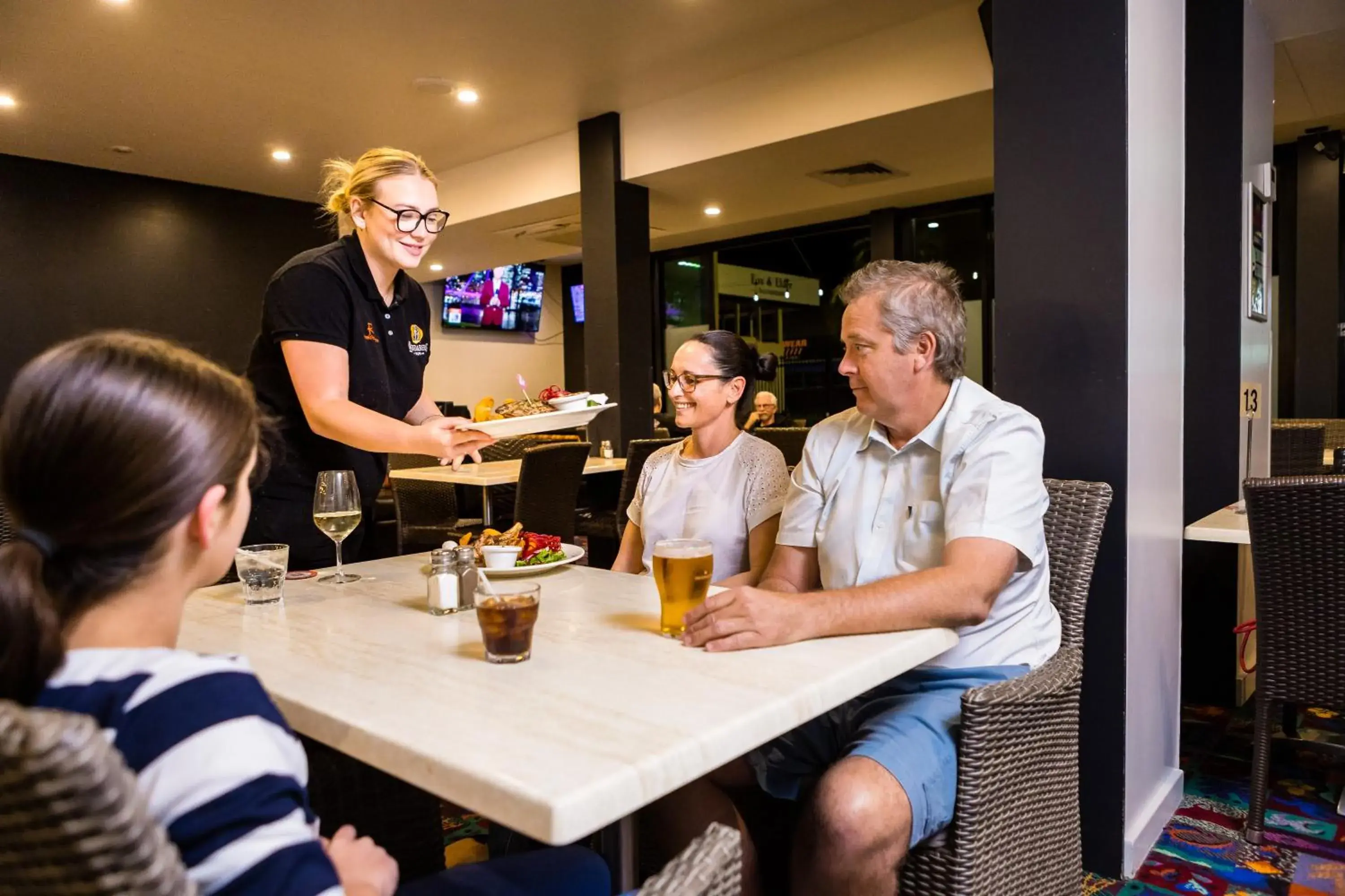 Restaurant/places to eat in O'Shea's Royal Hotel Restaurant/places to eat in O'Shea's Royal Hotel