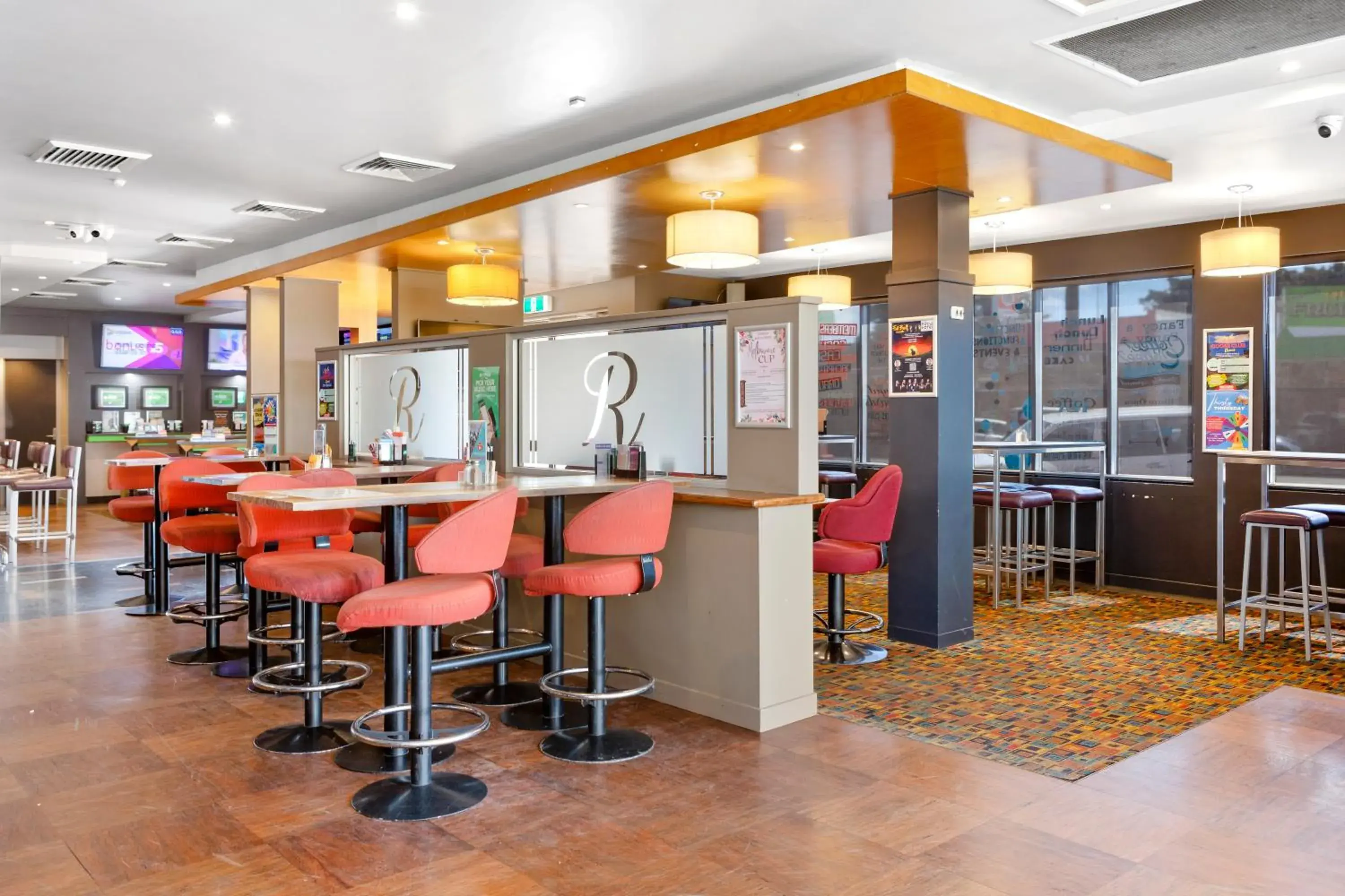 Restaurant/places to eat in O'Shea's Royal Hotel Restaurant/places to eat in O'Shea's Royal Hotel