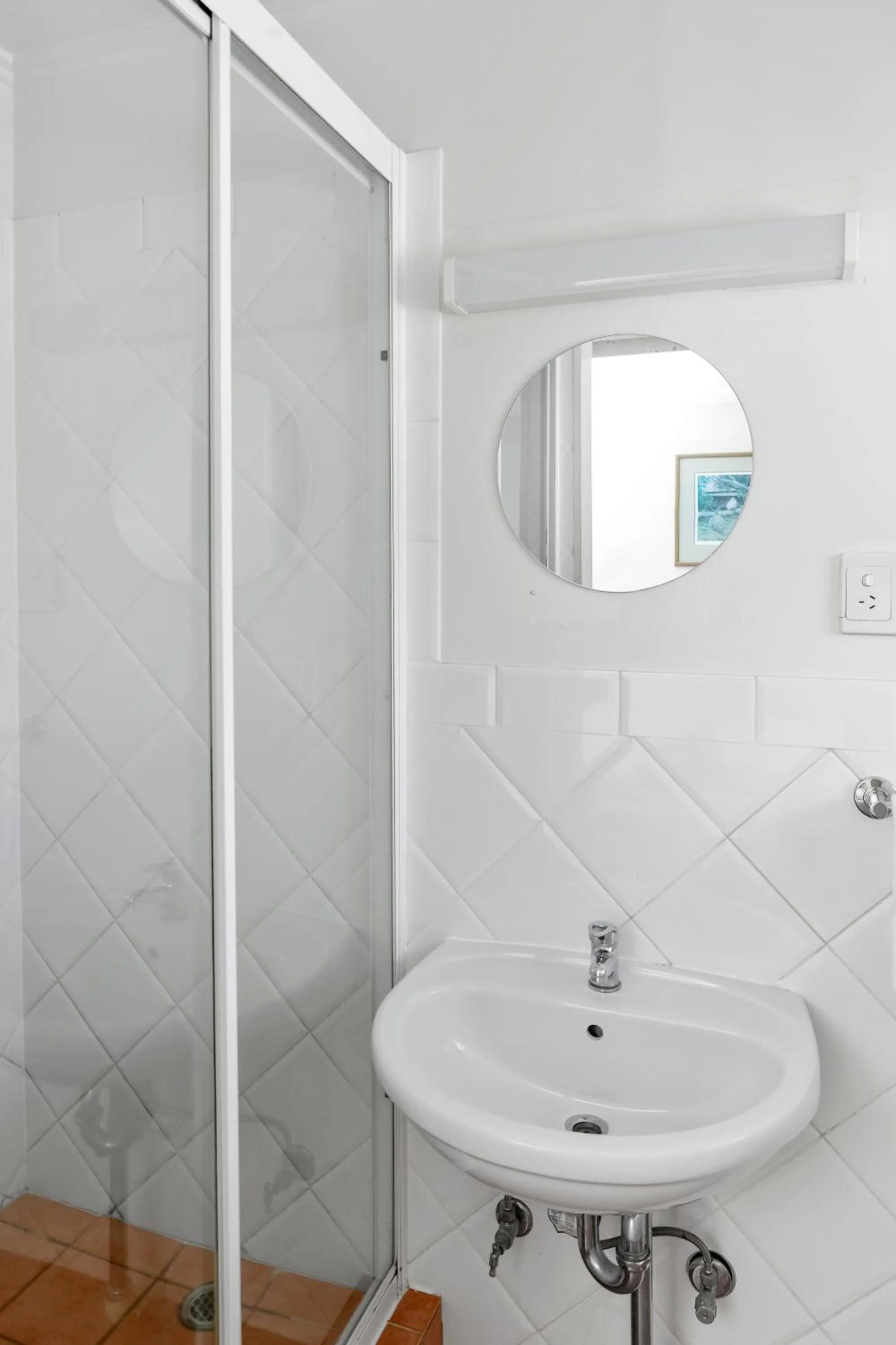 Shower in O'Shea's Royal Hotel