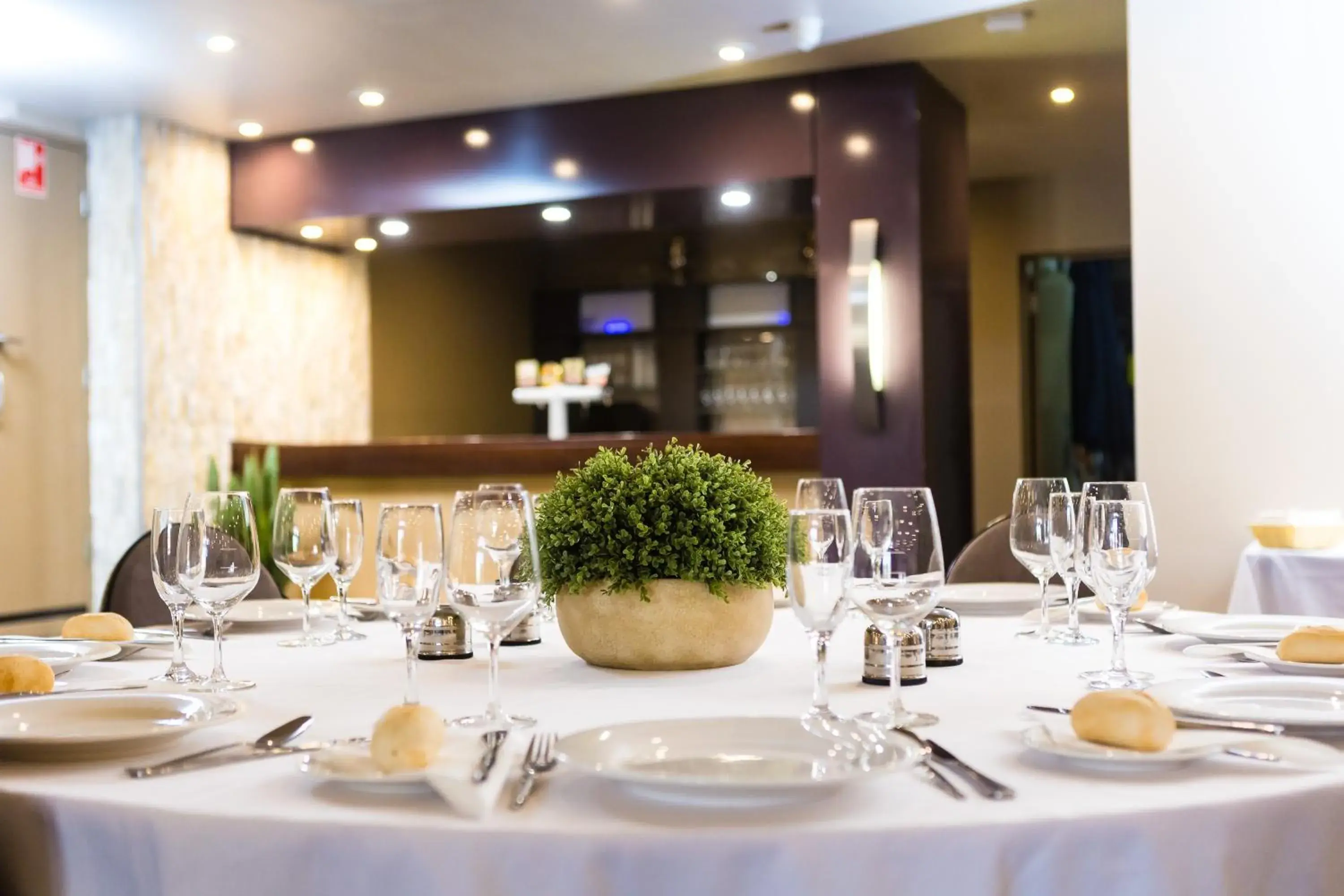 Restaurant/places to eat in O'Shea's Royal Hotel Restaurant/places to eat in O'Shea's Royal Hotel