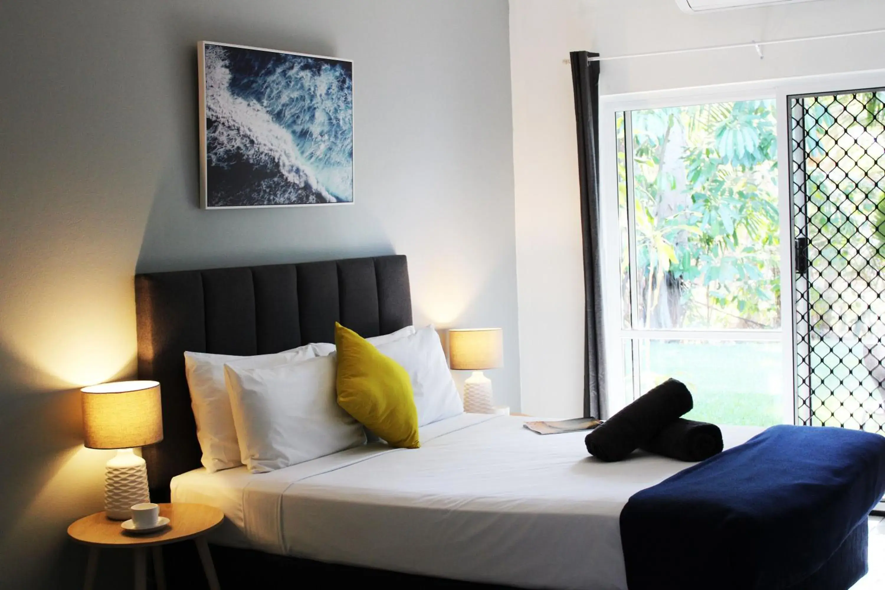 Deluxe Twin Room with Private Bathroom in Coral Beach Lodge Deluxe Twin Room with Private Bathroom in Coral Beach Lodge