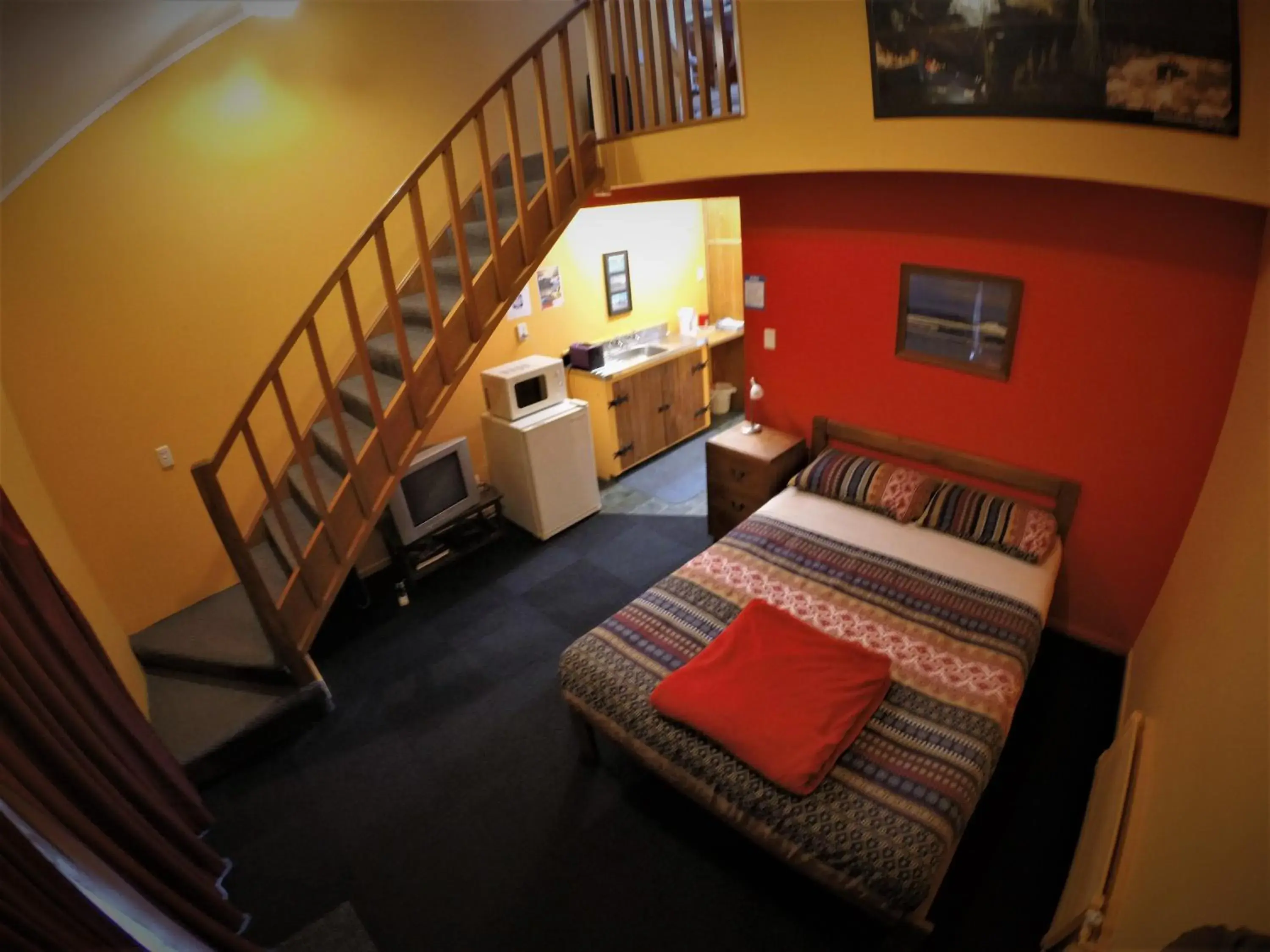 Photo of the whole room, Bed in Bazil's Backpackers BBH Hostel & Surf School Photo of the whole room, Bed in Bazil's Backpackers BBH Hostel & Surf School