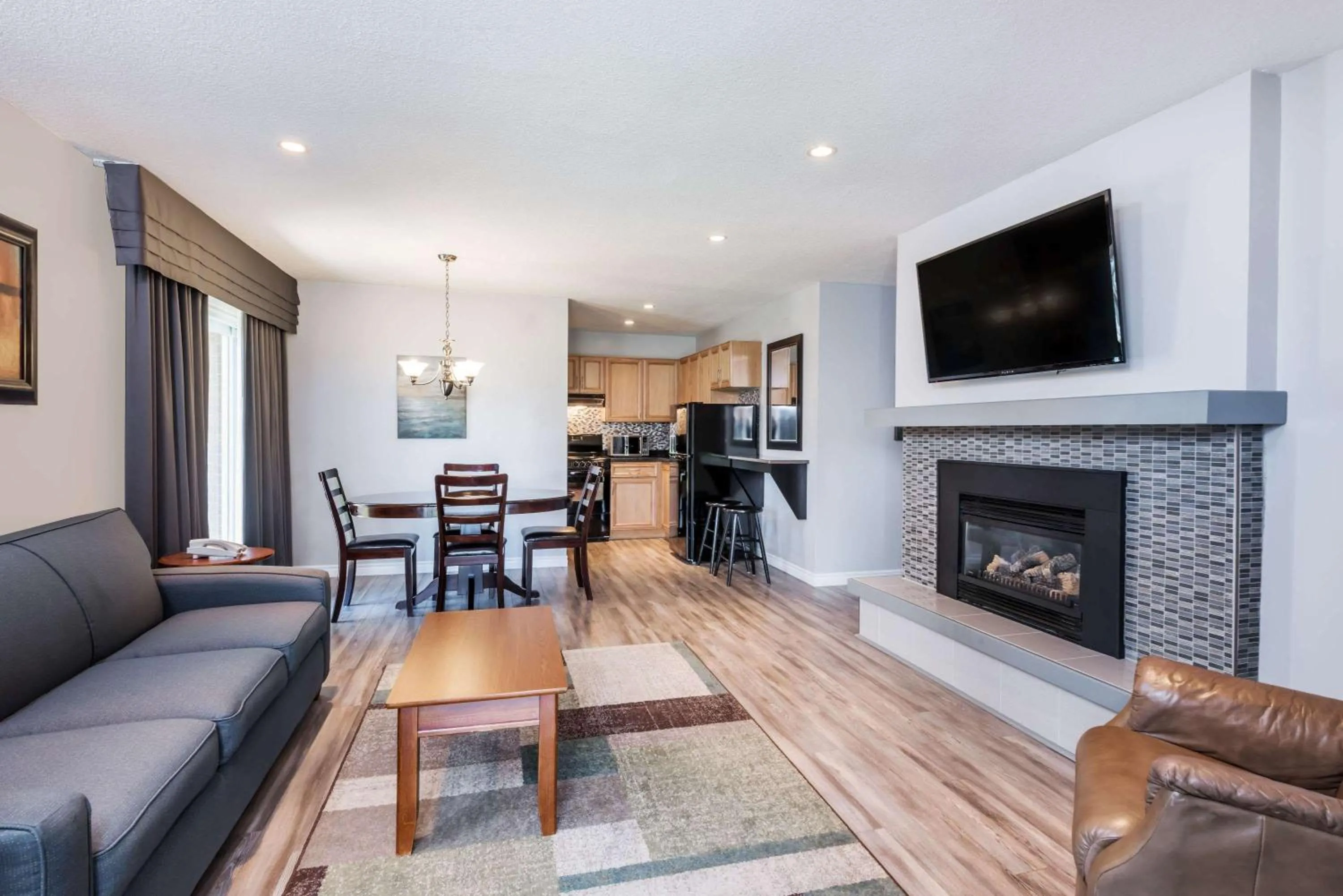 Photo of the whole room in Super 8 by Wyndham Port Elgin