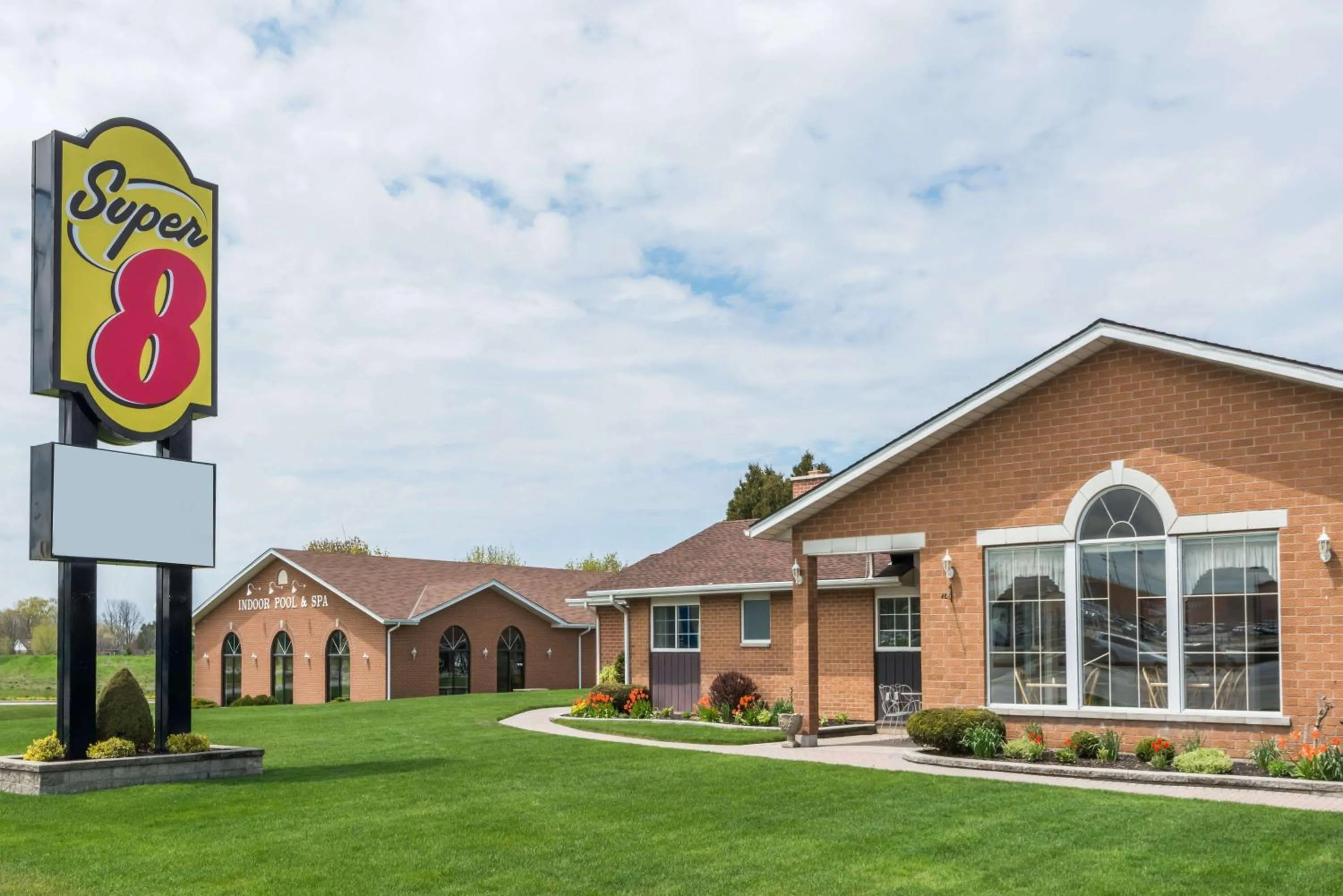 Property building in Super 8 by Wyndham Port Elgin