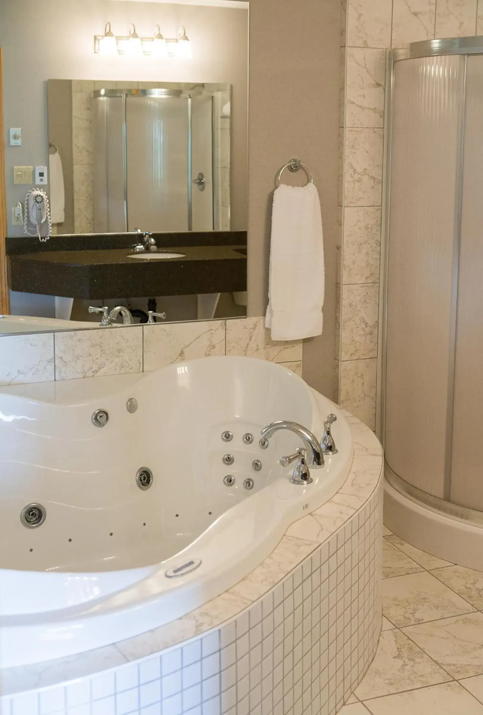 Bathroom in Super 8 by Wyndham Port Elgin Bathroom in Super 8 by Wyndham Port Elgin