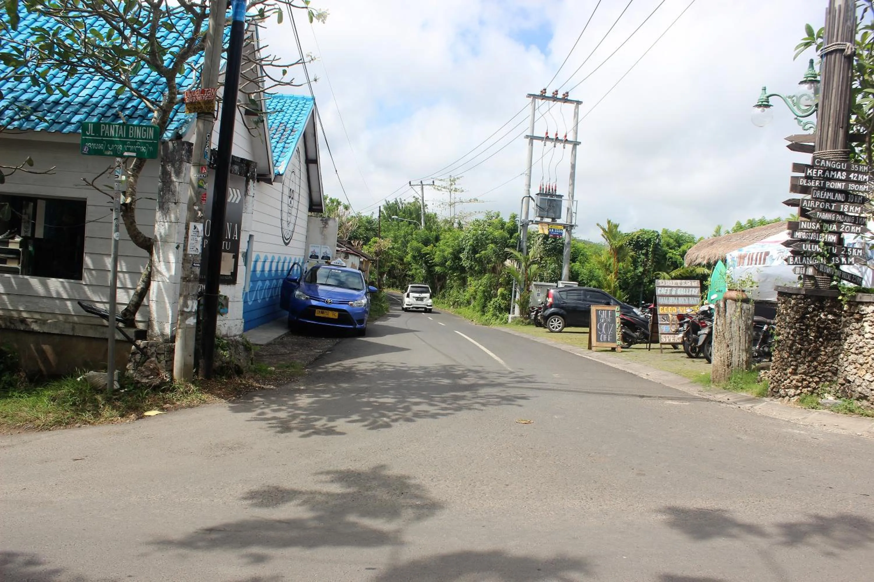 Shopping Area in Bingin Inn