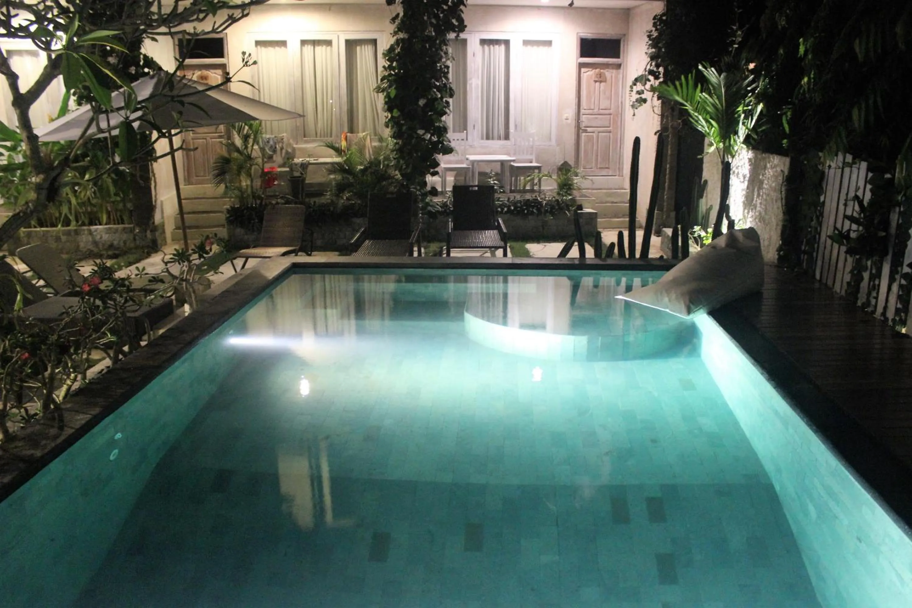 Pool view in Bingin Inn