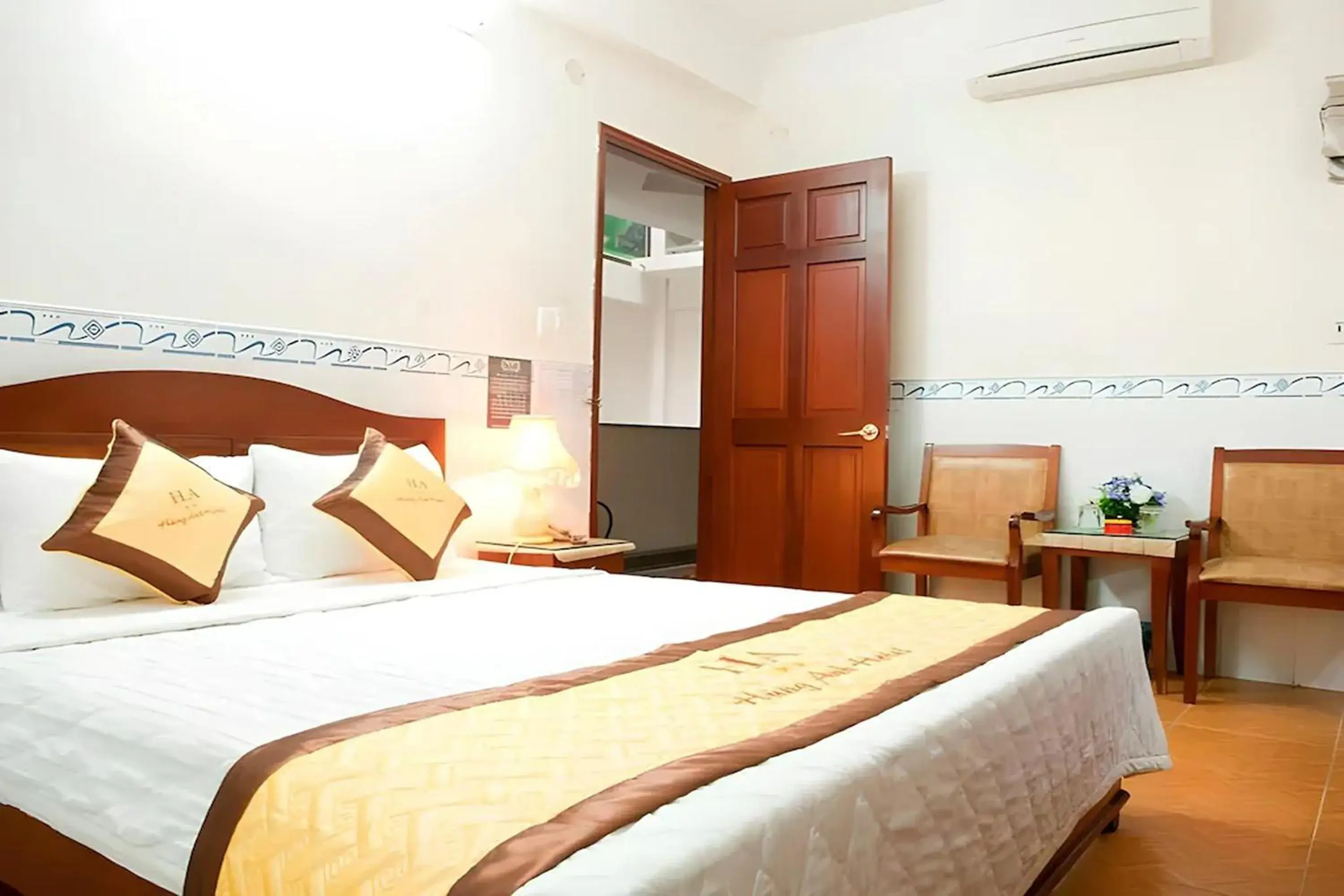 Bedroom, Bed in Hung Anh Hotel Bedroom, Bed in Hung Anh Hotel