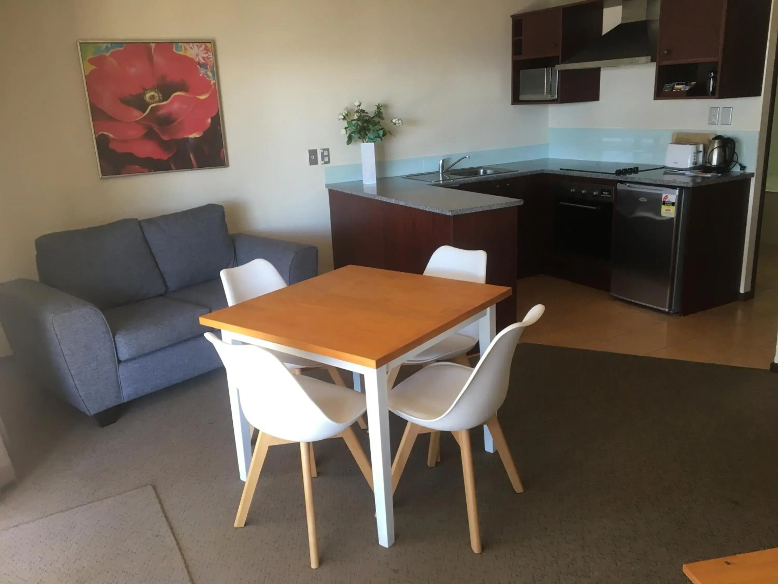 Dining Area in Half Moon Bay Motel