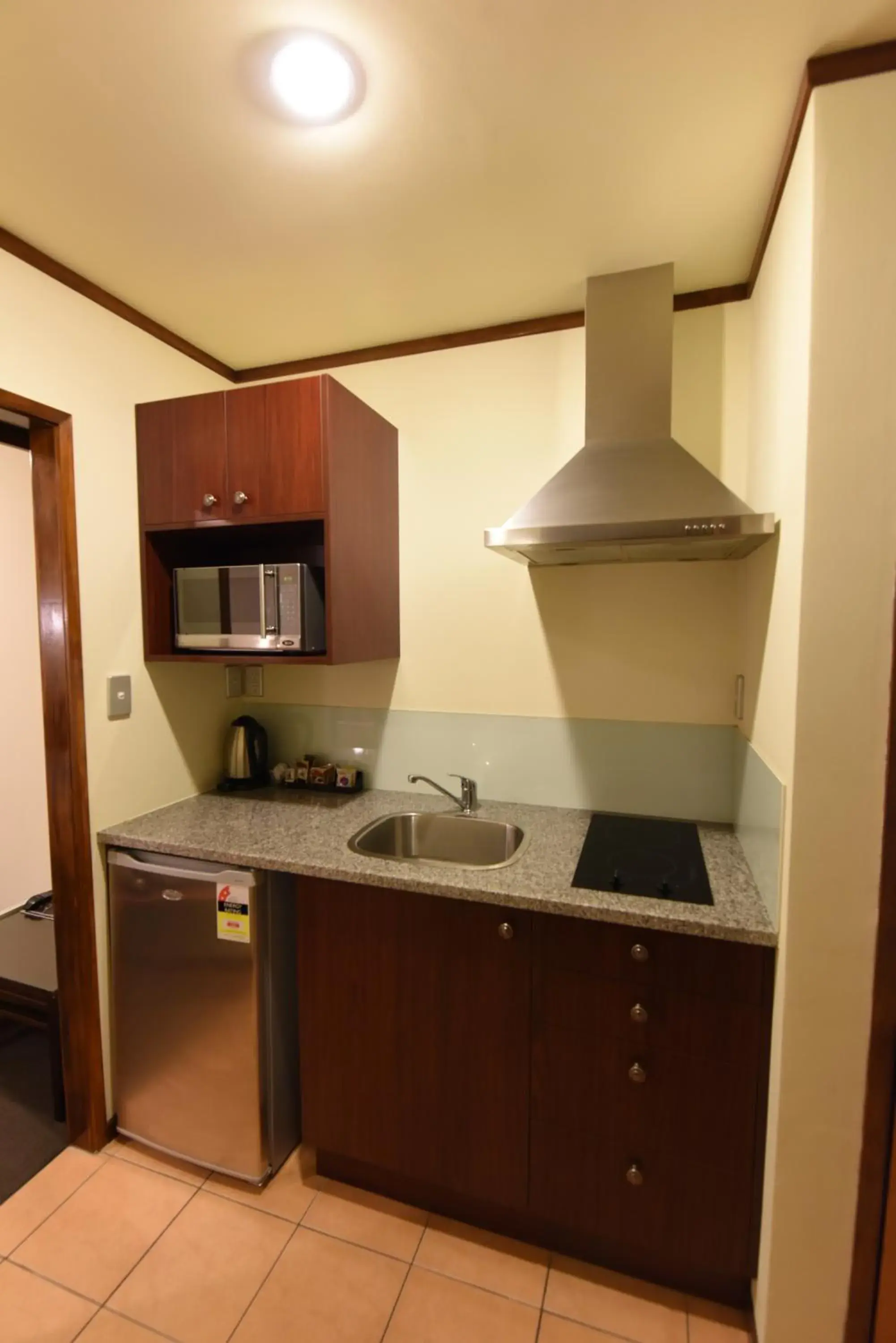 Kitchen or kitchenette, Kitchen/Kitchenette in Half Moon Bay Motel