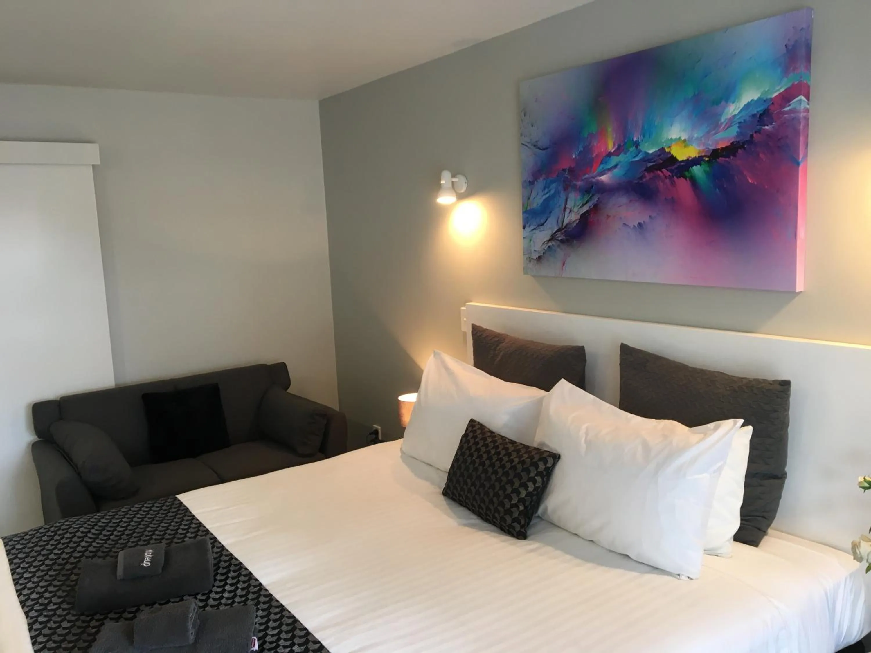 Bed in Half Moon Bay Motel