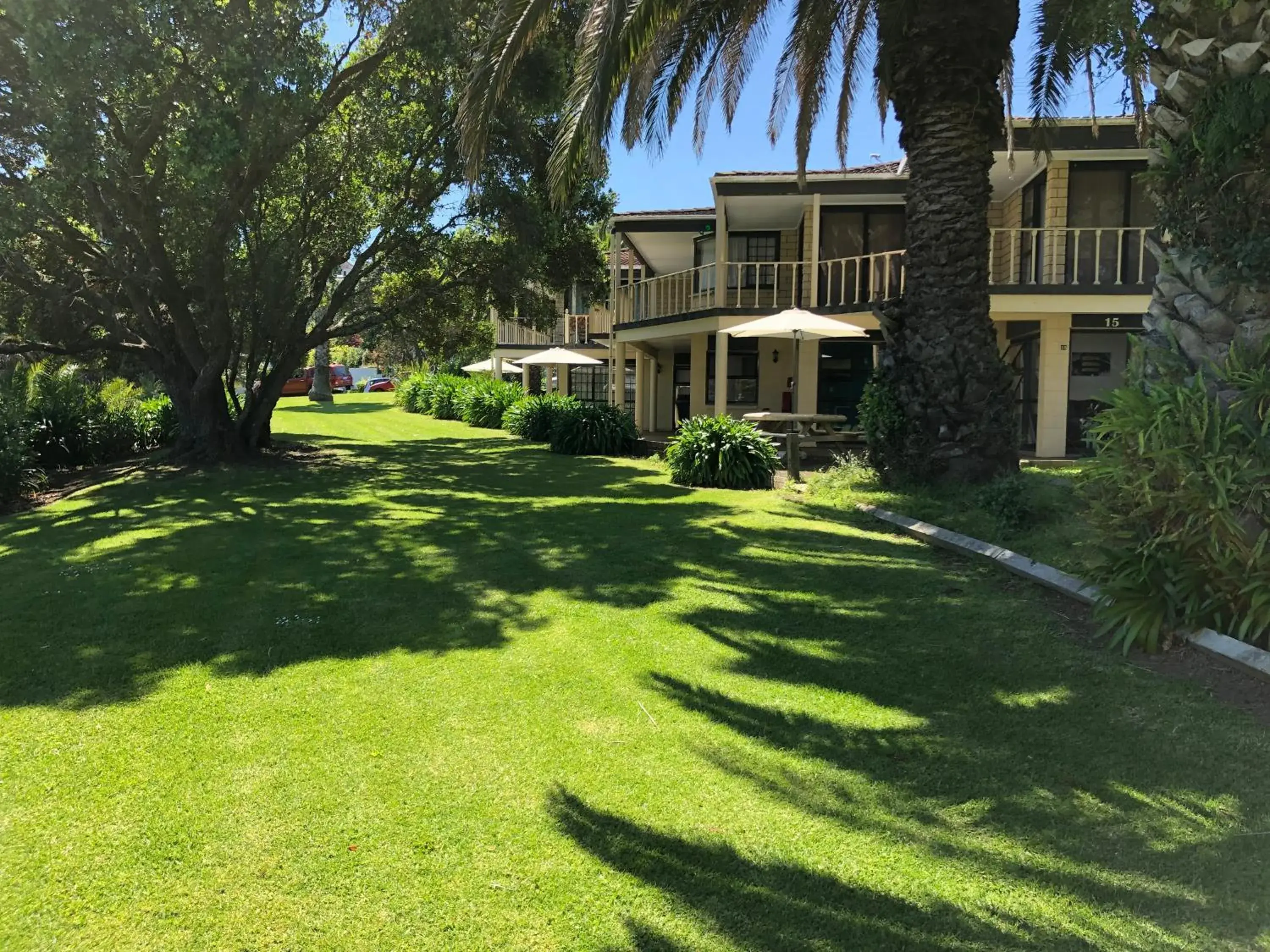 Property Building in Half Moon Bay Motel