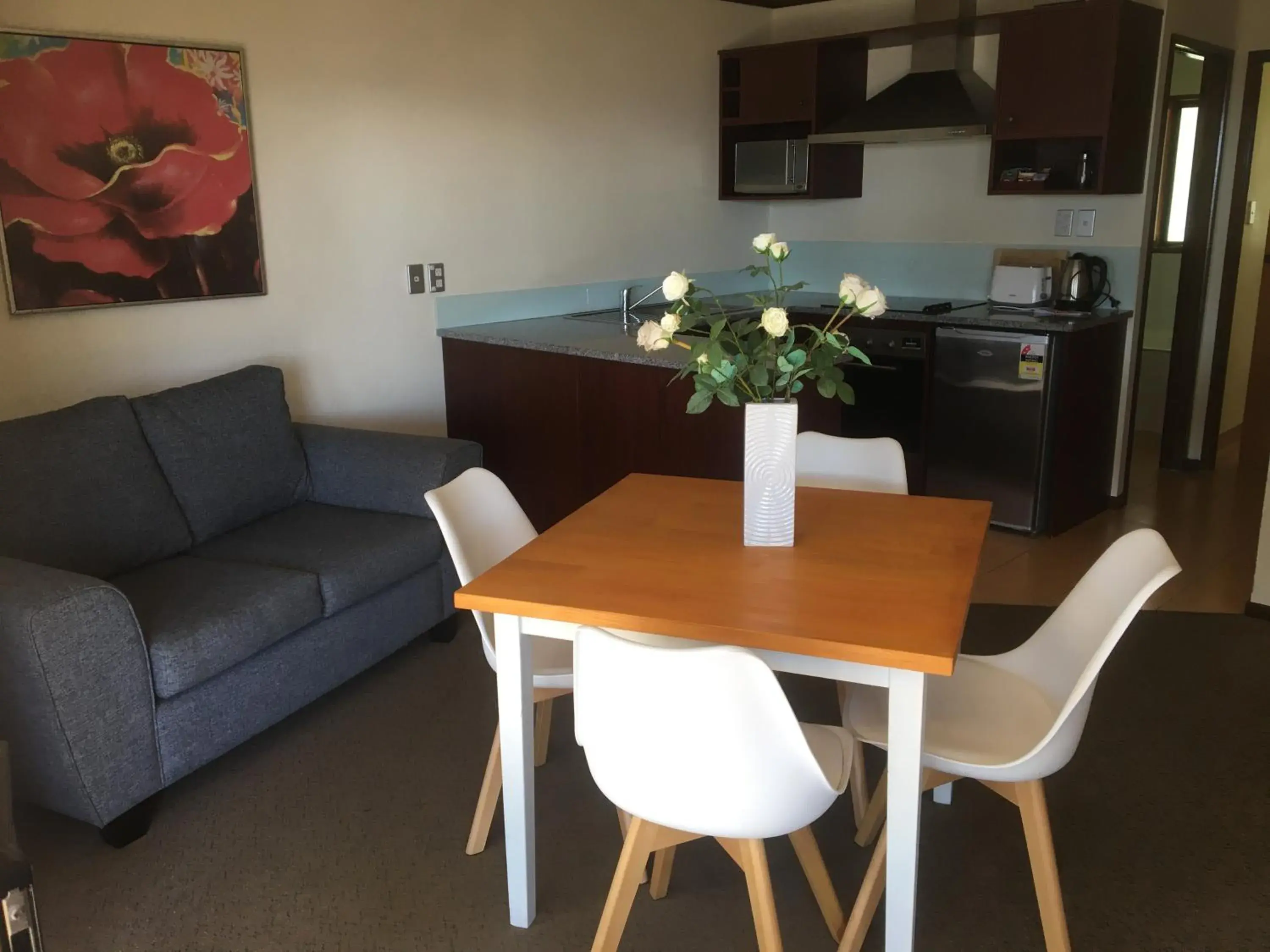 Dining Area in Half Moon Bay Motel