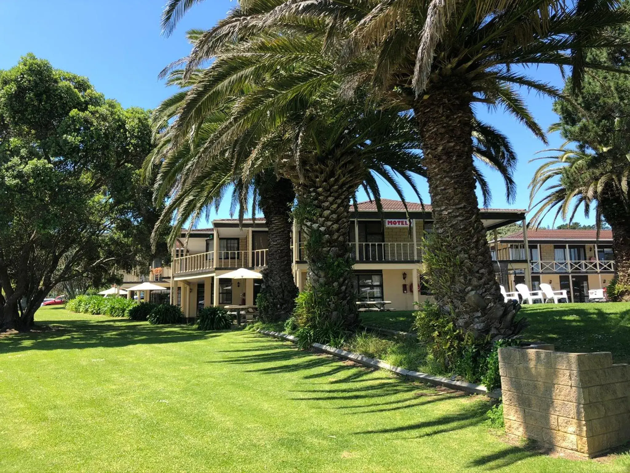 Property Building in Half Moon Bay Motel