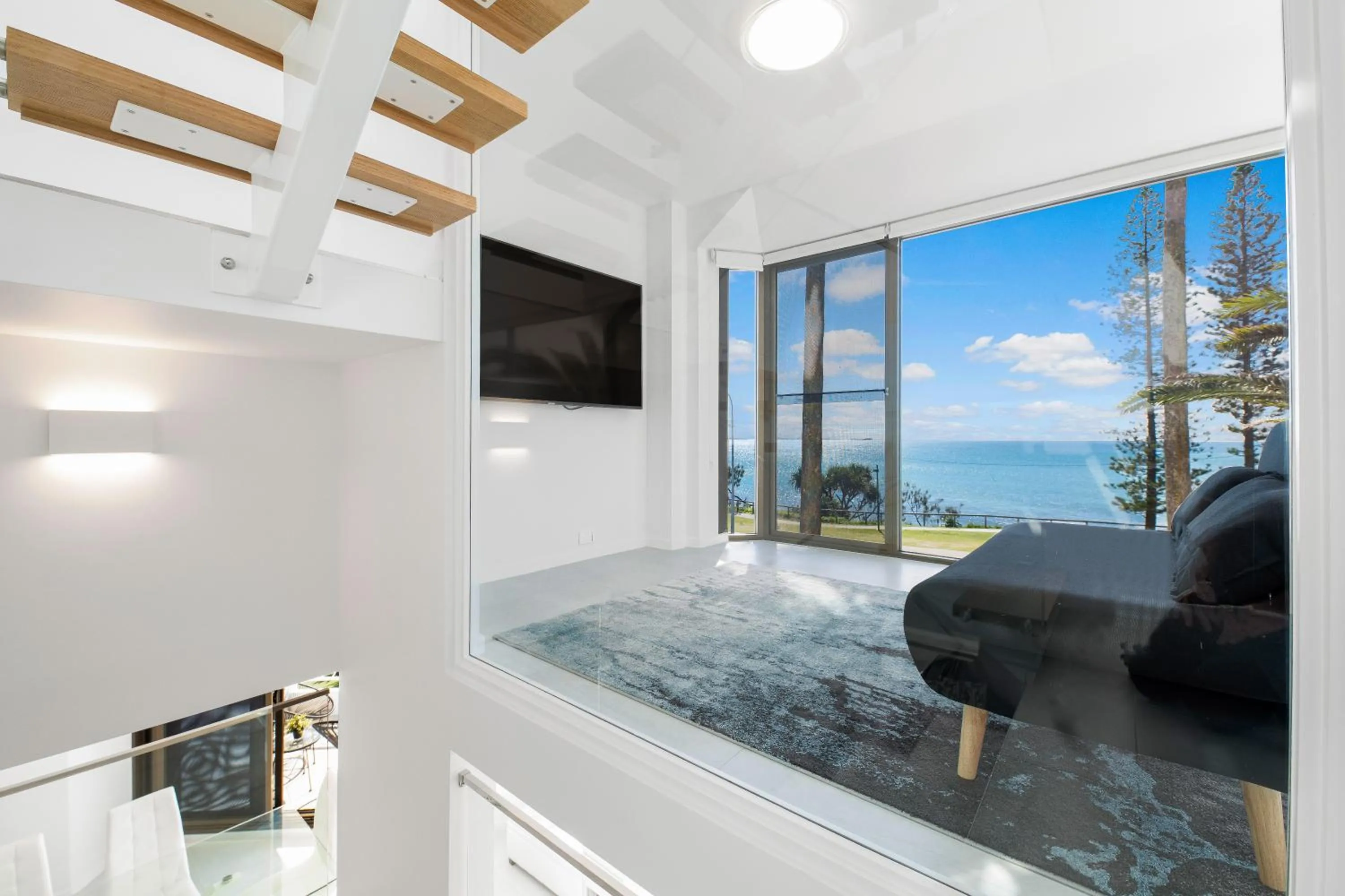 TV and multimedia in Alexandria Apartments