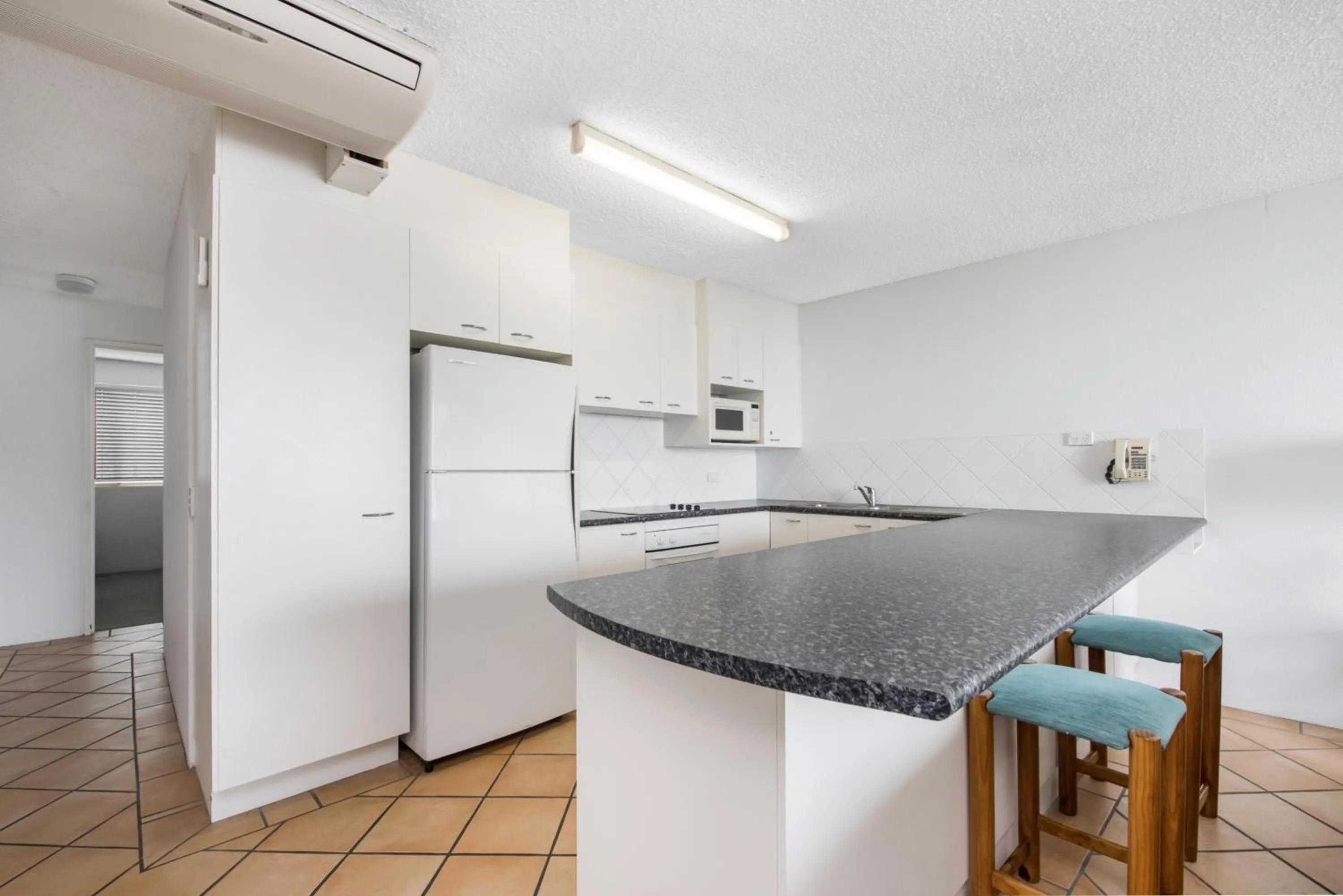 Kitchen or kitchenette in Alexandria Apartments