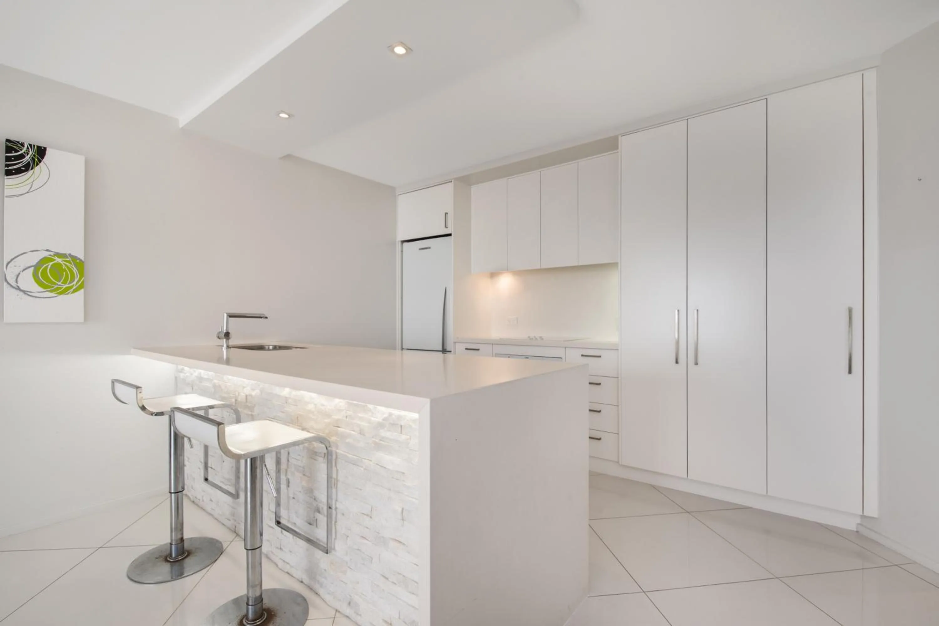 Kitchen or kitchenette in Alexandria Apartments