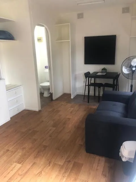 Batemans Bay Holiday Park & Hostel