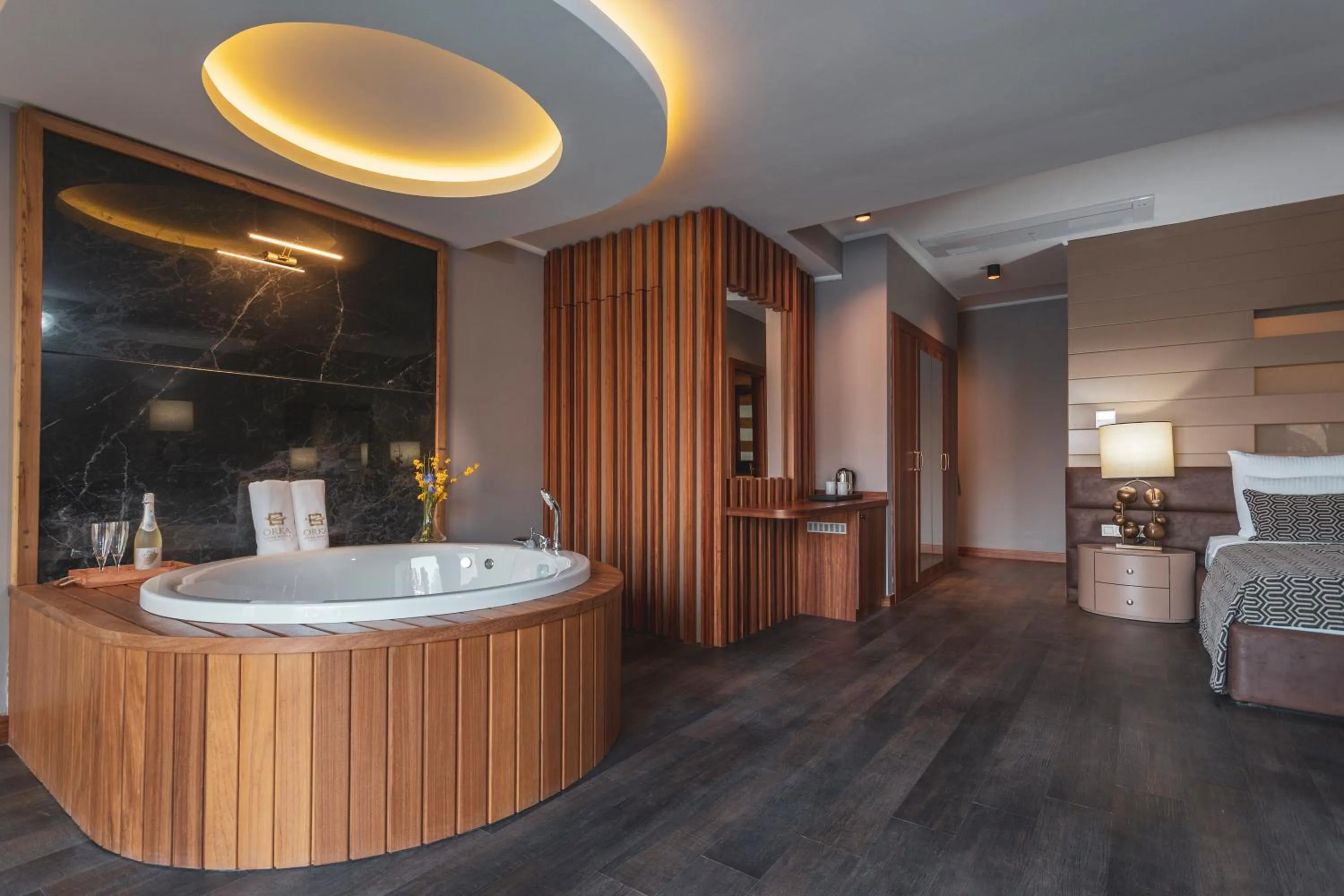 Hot Tub, Bed in Orka Cove Hotel Penthouse & Suites Adults Only