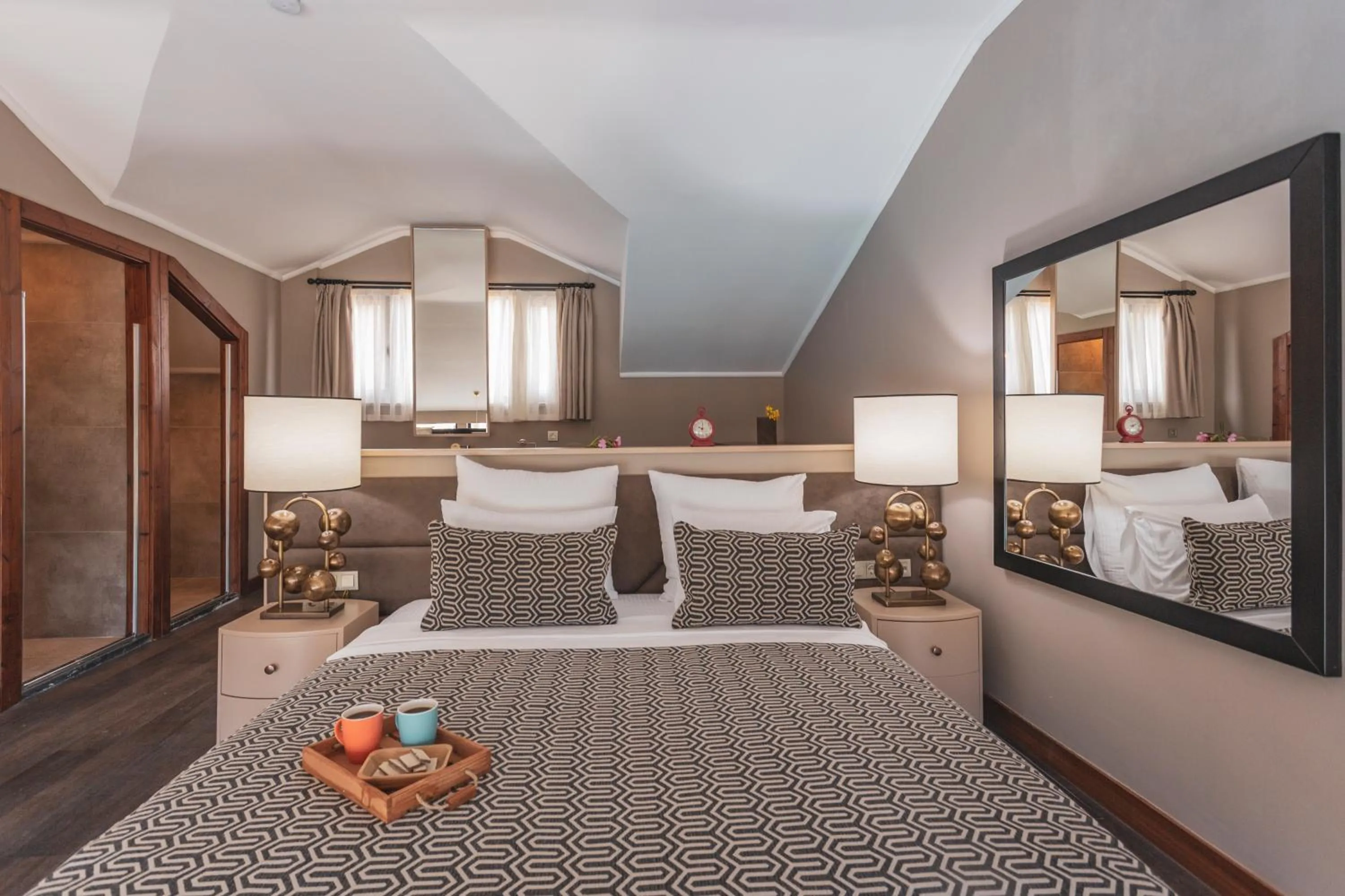 Bed in Orka Cove Hotel Penthouse & Suites Adults Only