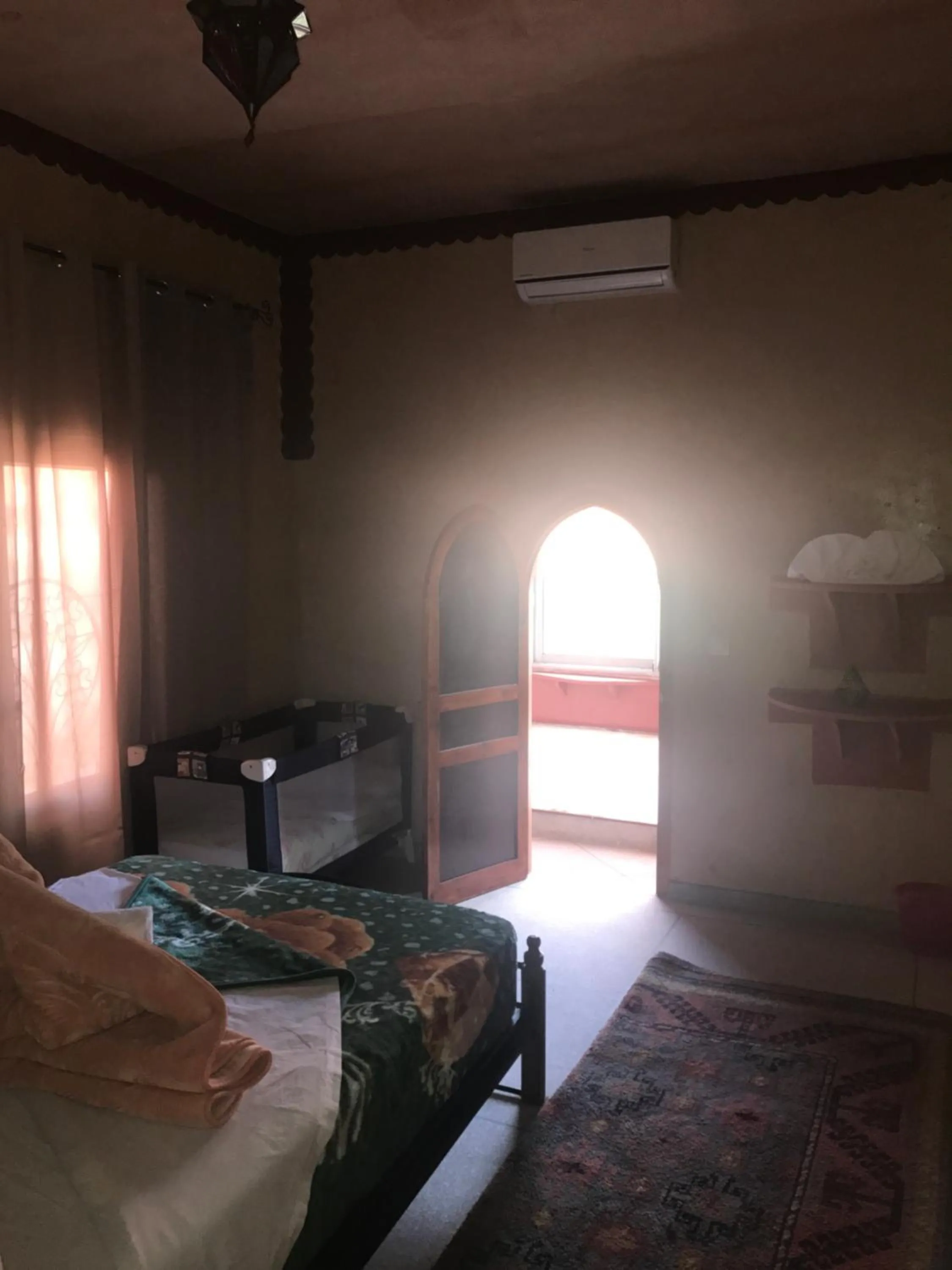 Bed in Auberge Restaurant Zahra